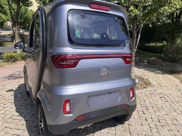 Электромобиль EV1 (L6e)
