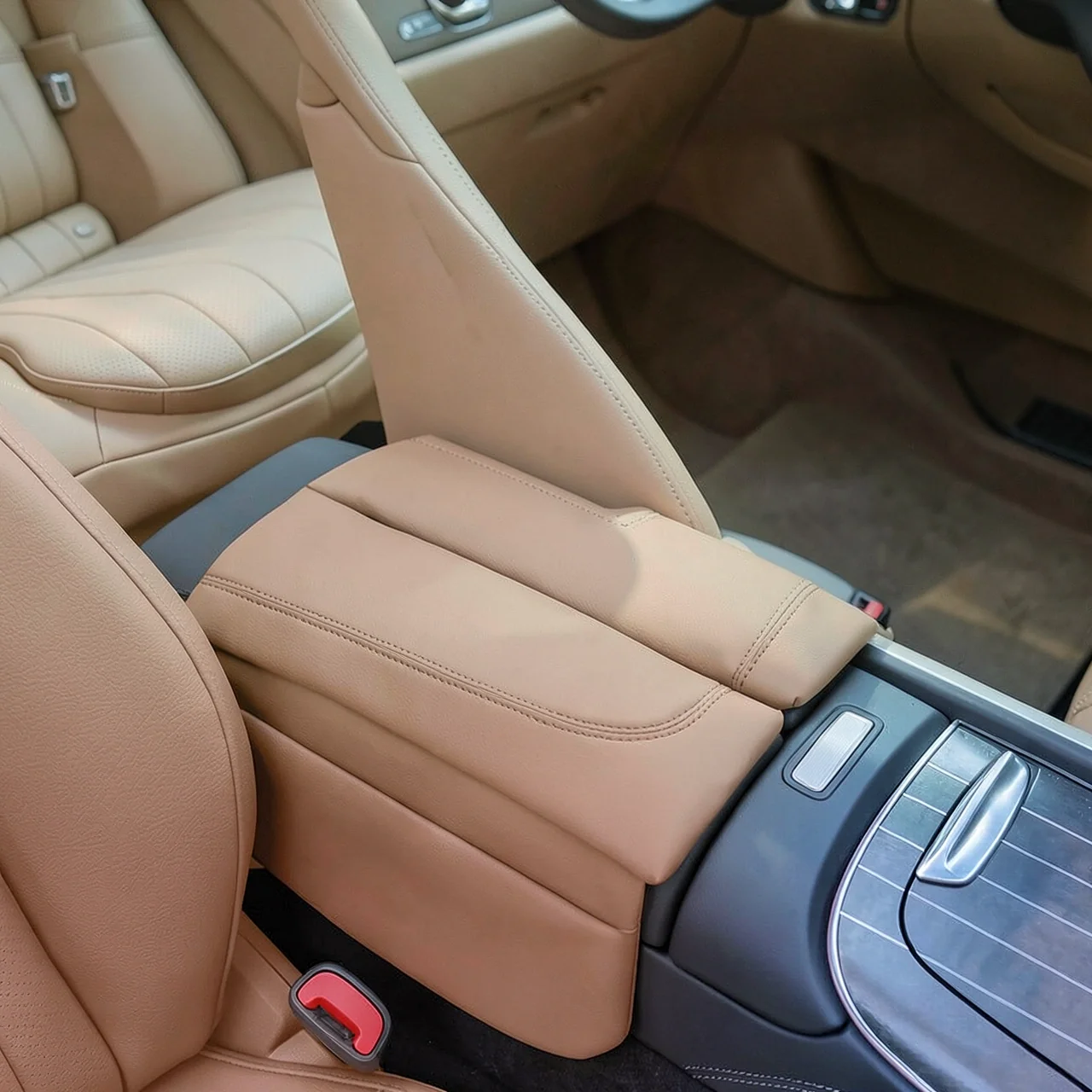 Подушка для E-Class с карманом, коричневая