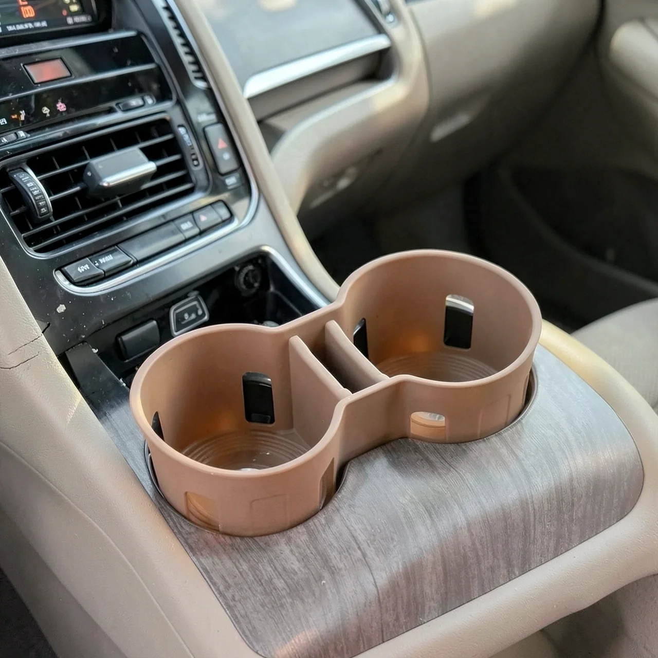 Подстаканник автомобильный двойной силиконовый янтарно-коричневый