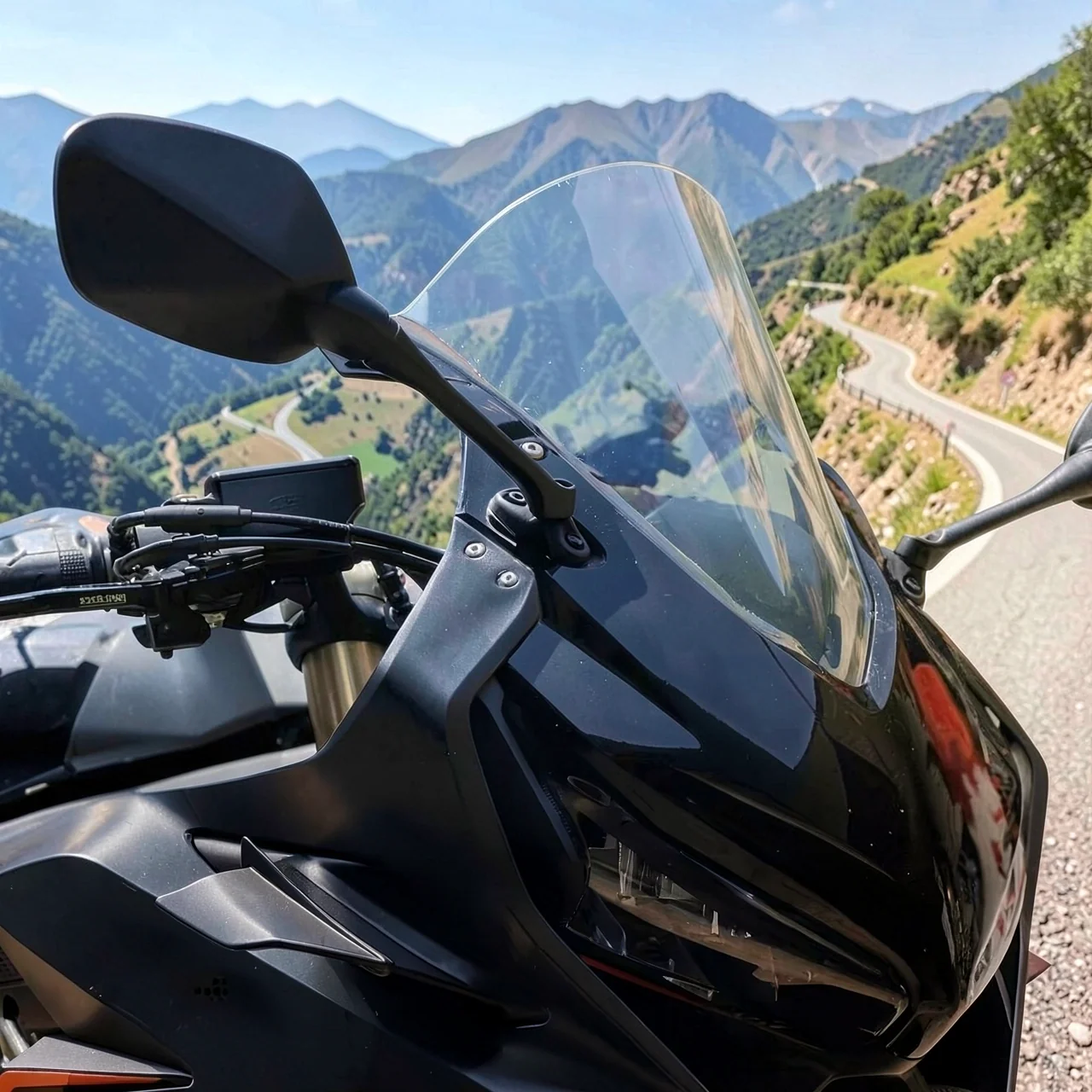 Ветровое стекло Honda CBR650R черное