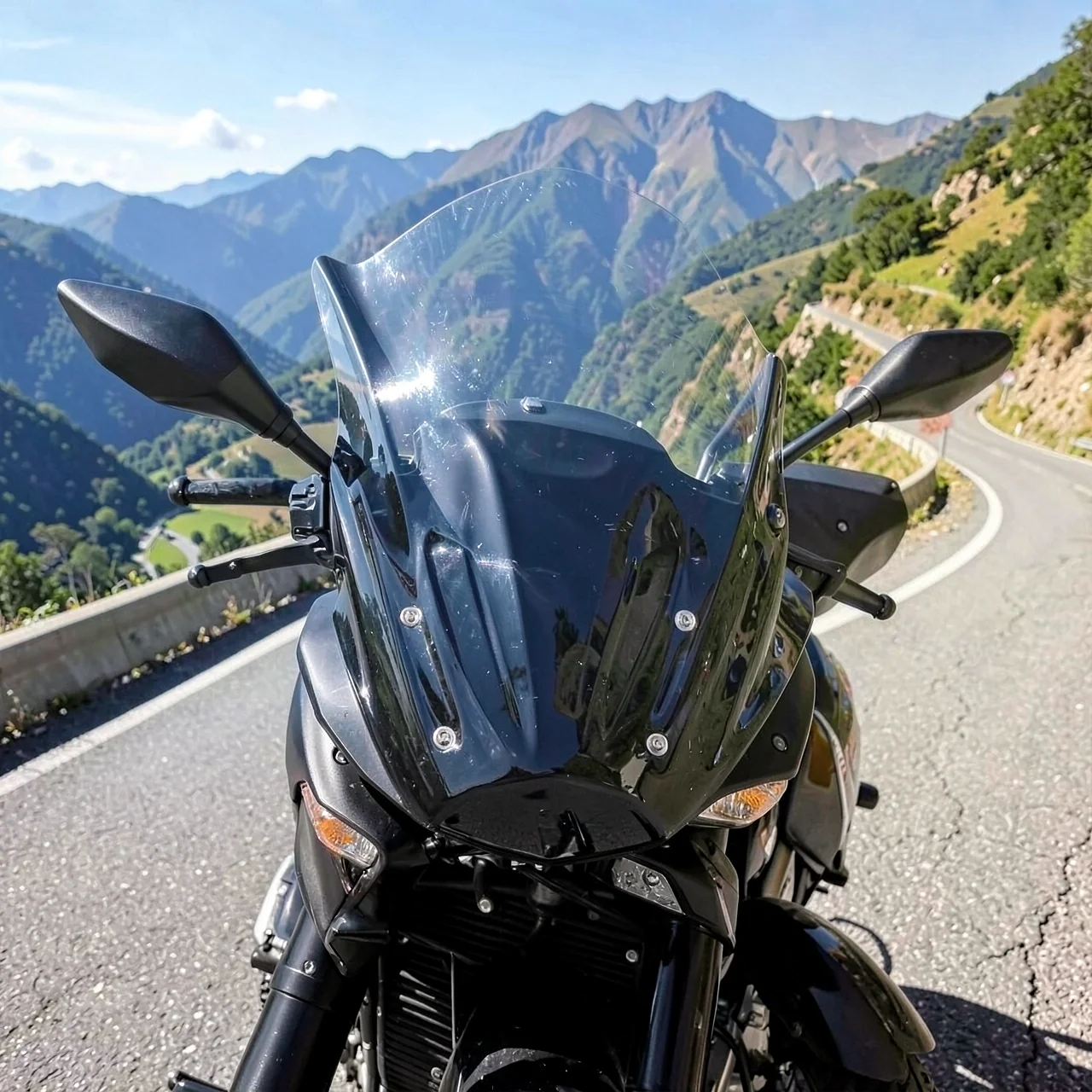 Ветровое стекло Yamaha черный дымчатый