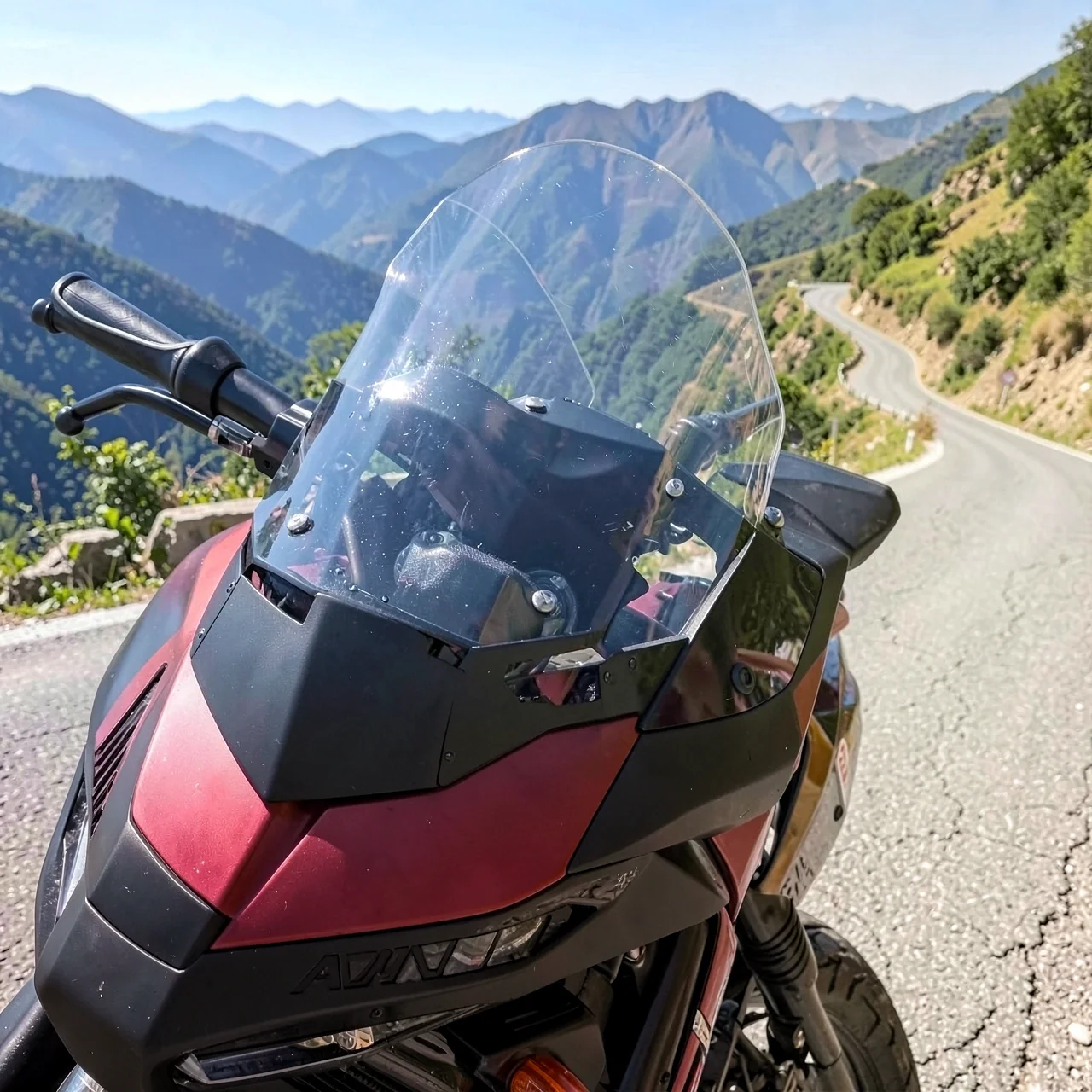 Ветрозащитный экран черный Honda ADV150/160