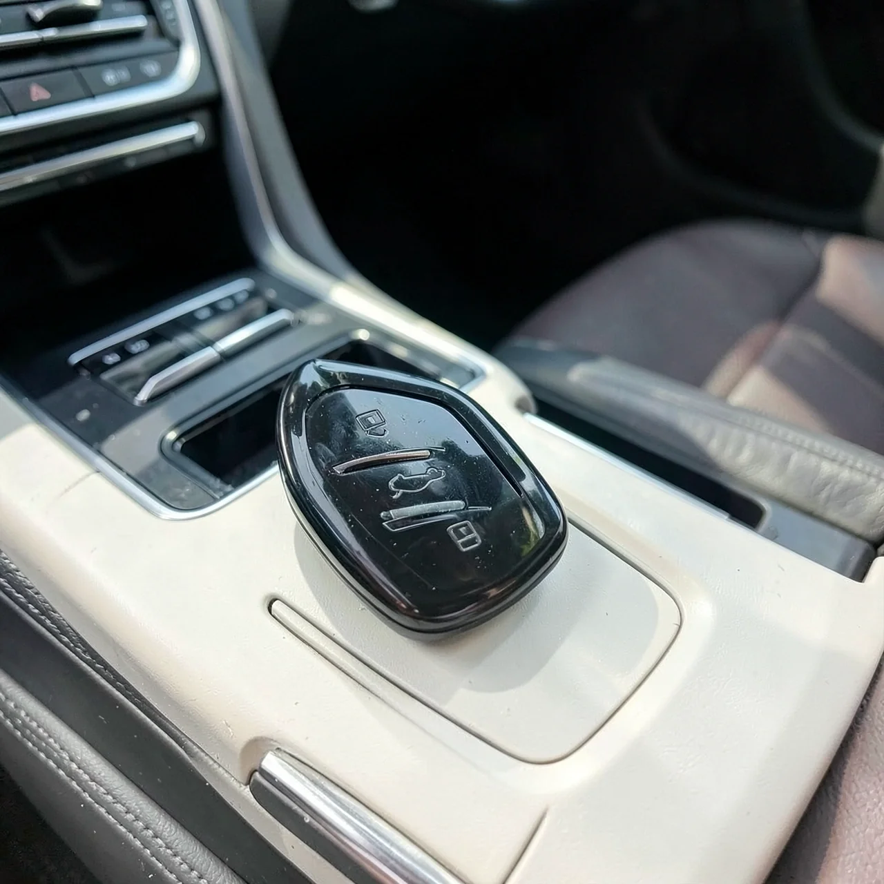 Чехол для автоключа Roewe модель B белый