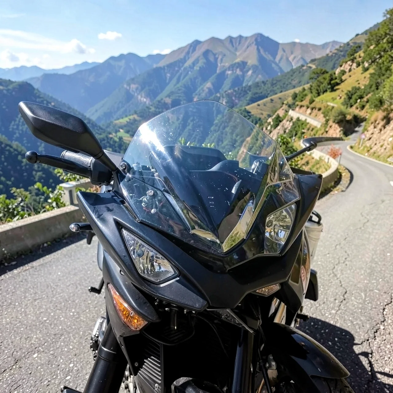 Ветровое стекло Yamaha FZ16 голографическое