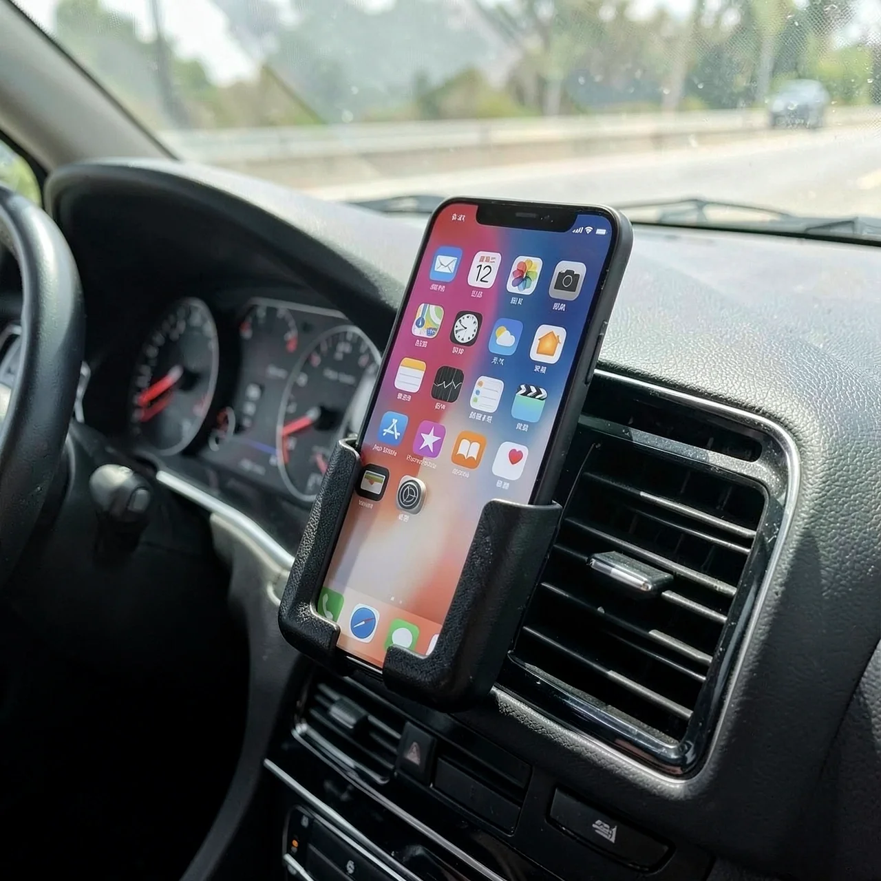 Держатель автомобильный черный комплект 2 шт