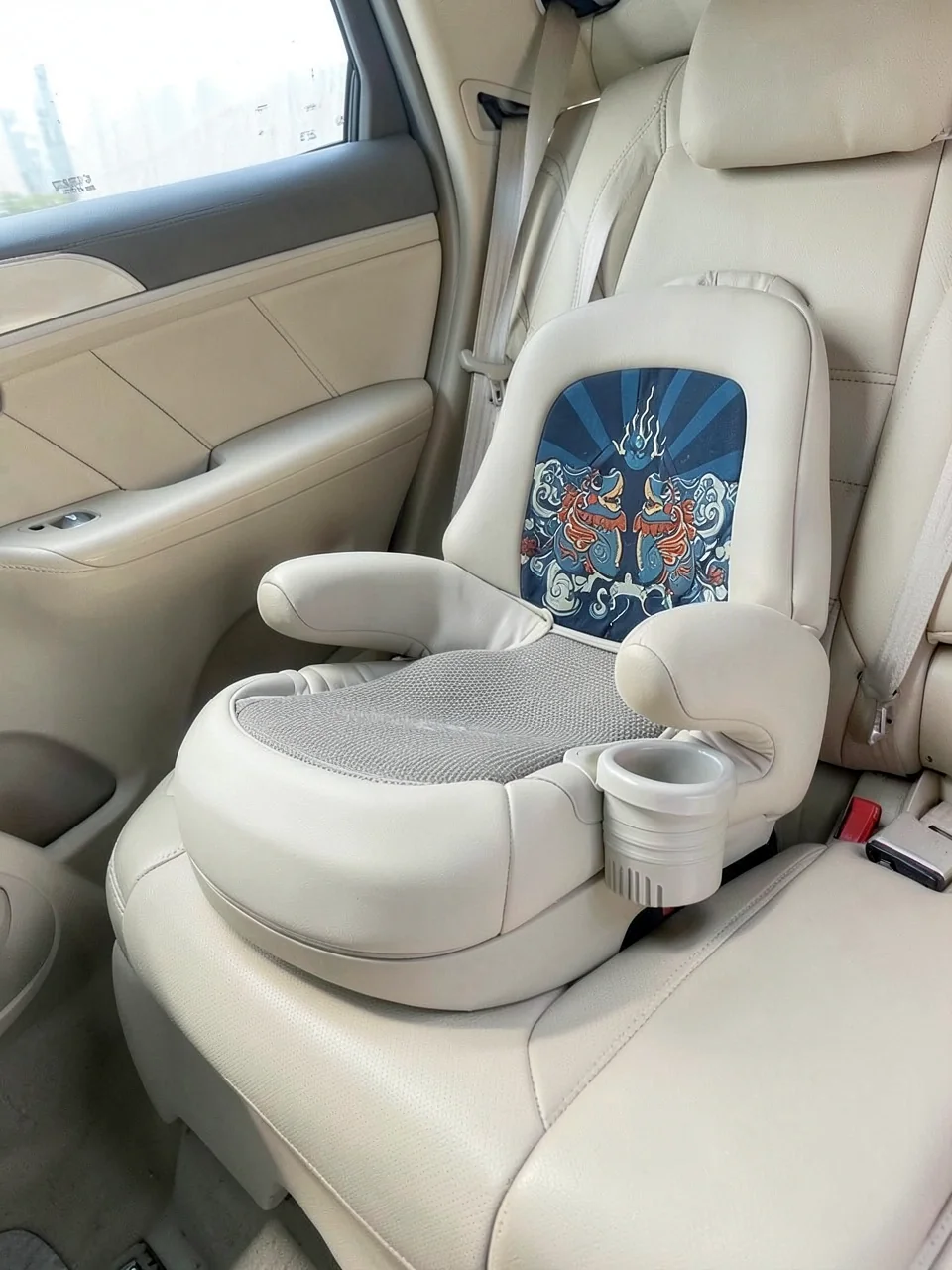 Детское автомобильное кресло-бустер Lutule AIR G с Isofix