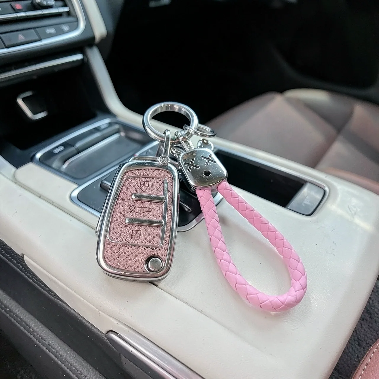 Чехол Audi розовый