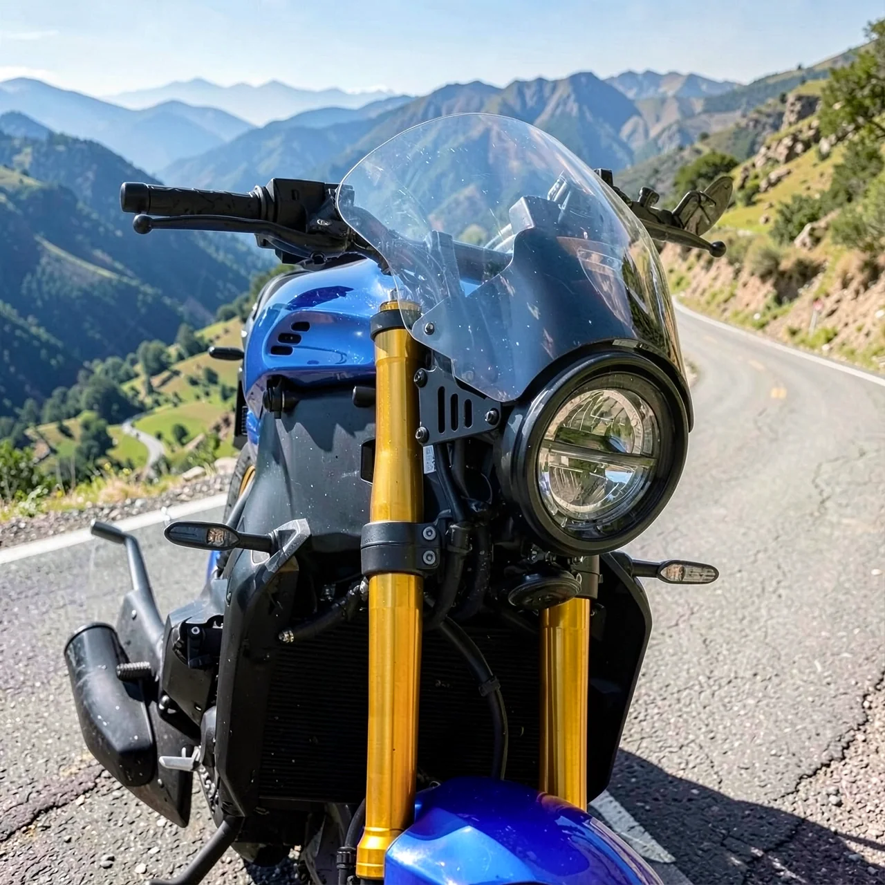 Ветровой щиток Yamaha XSR900 дымчато-черный