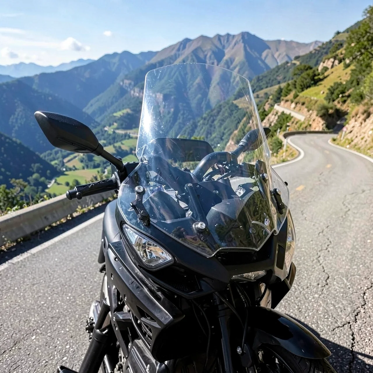 Дефлектор Suzuki Katana светлый дым