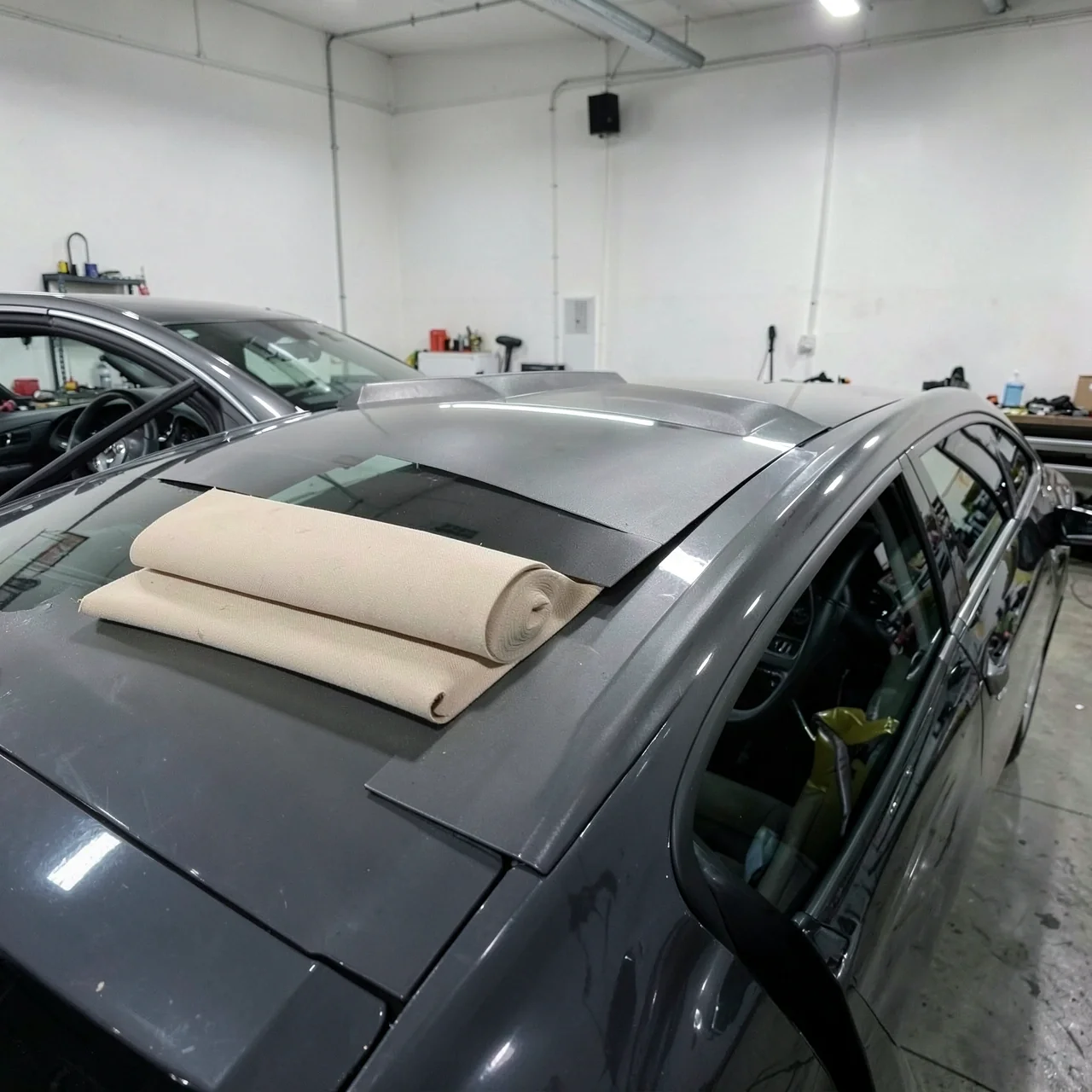 Ткань для обивки потолка автомобиля