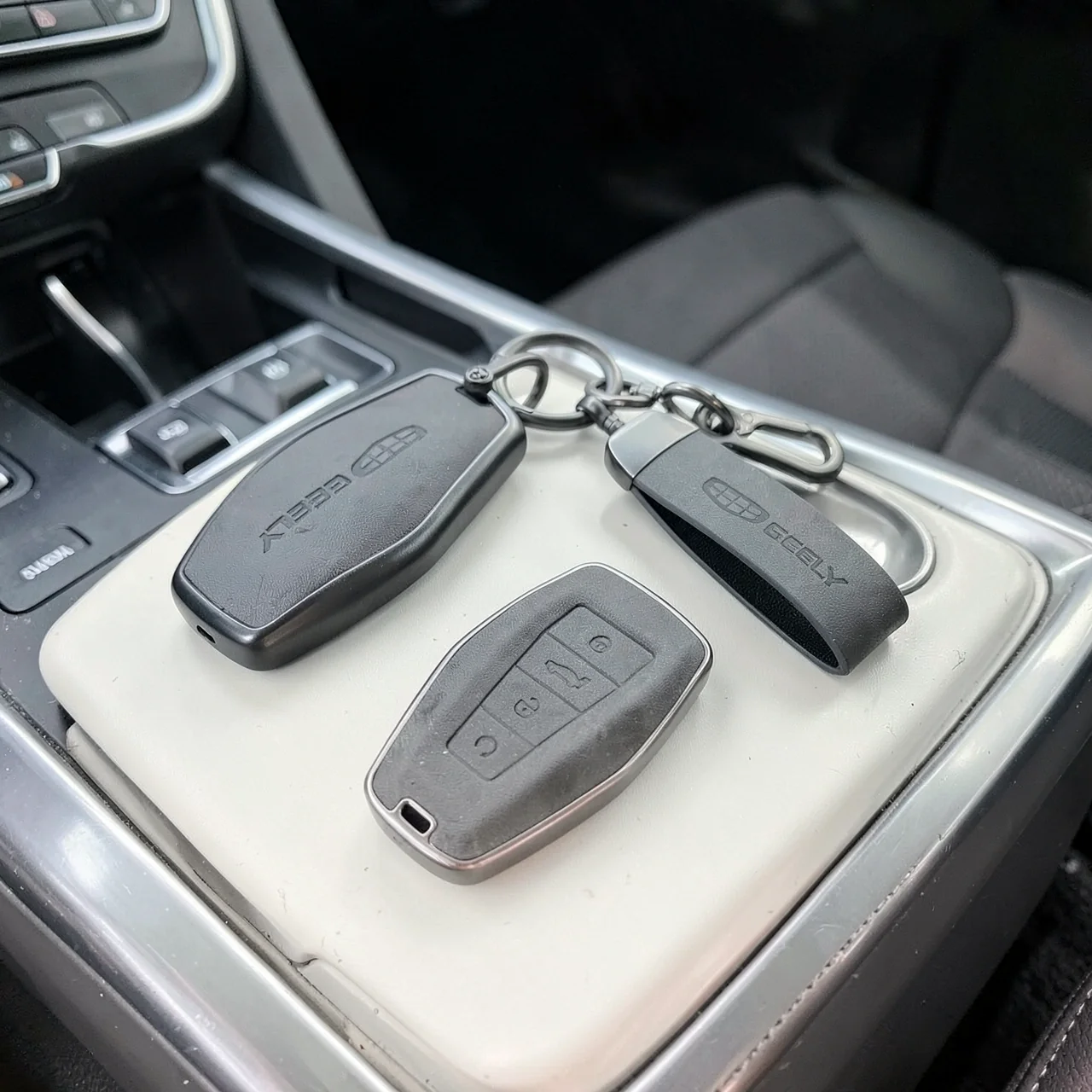 Чехол Geely A черный