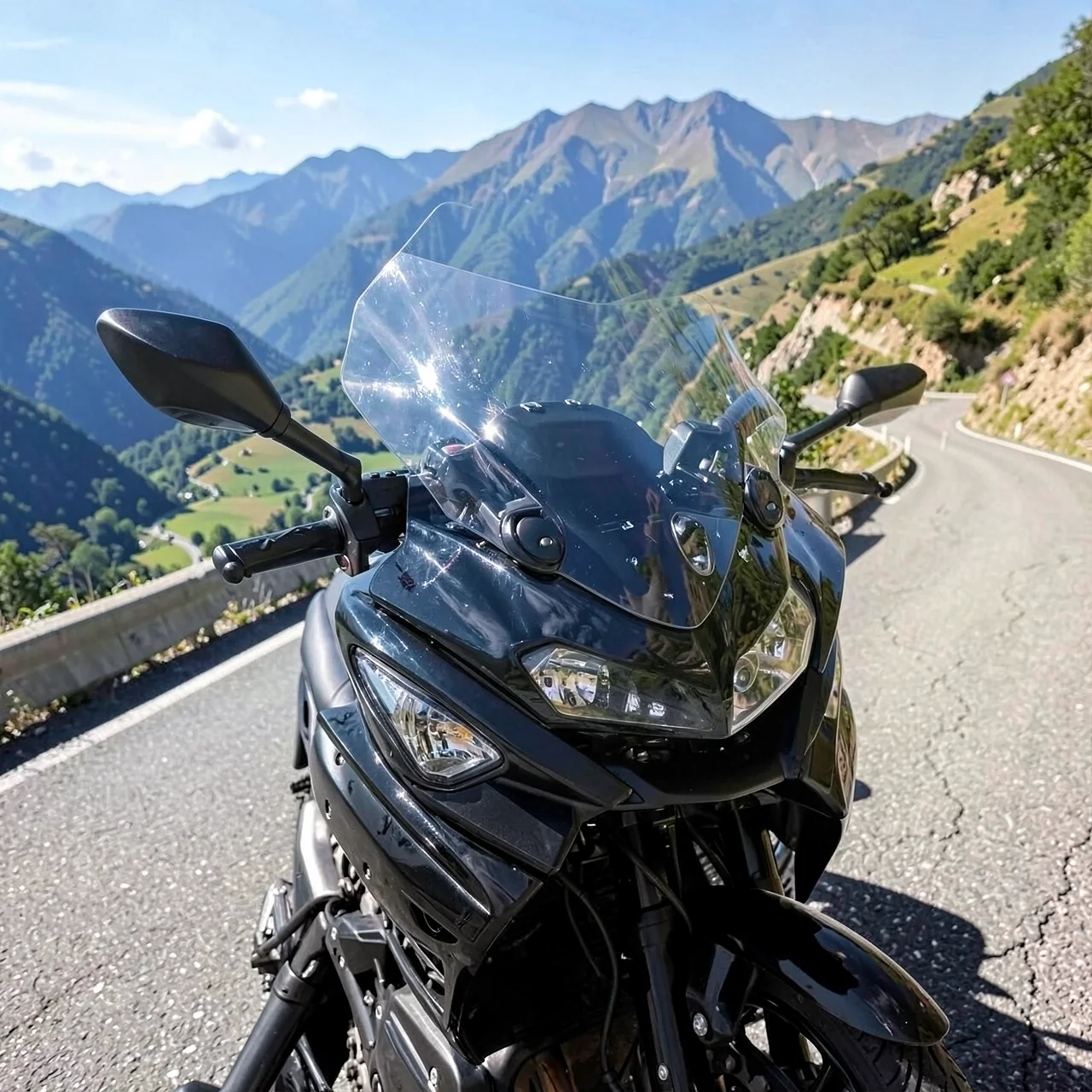 Ветровое стекло Wolf Line черное для Yamaha MT-07