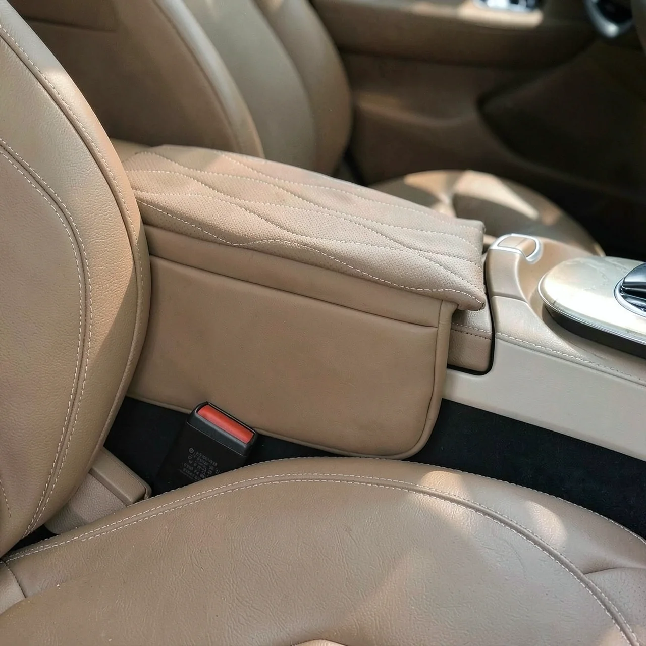 Подушка кожаная E-Class CLS коричневая