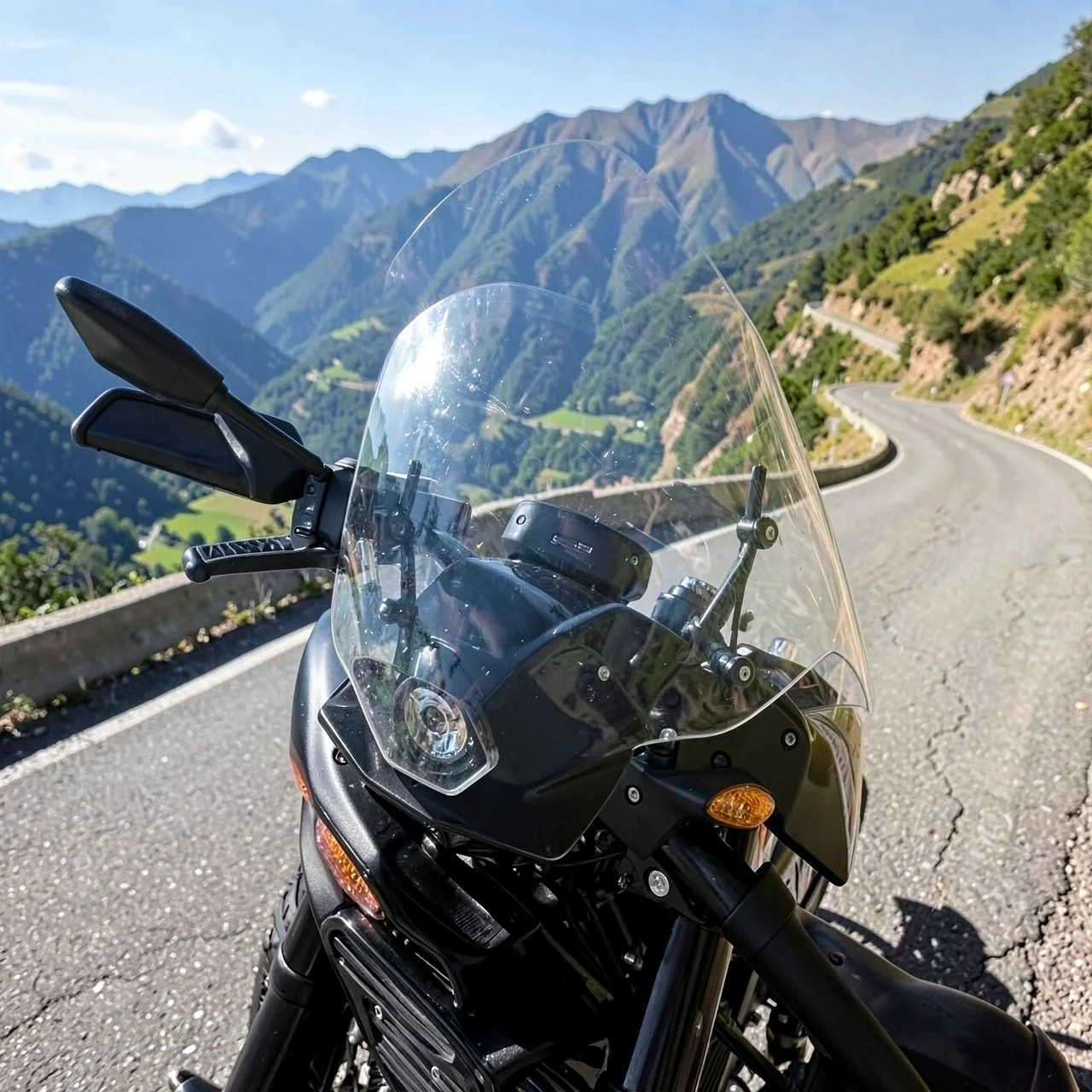 Лобовое стекло Vespa Sprint 150 черное I-тип