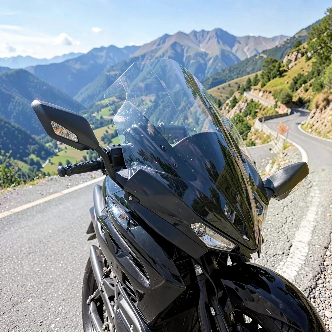 Ветровой дефлектор Aprilia черный