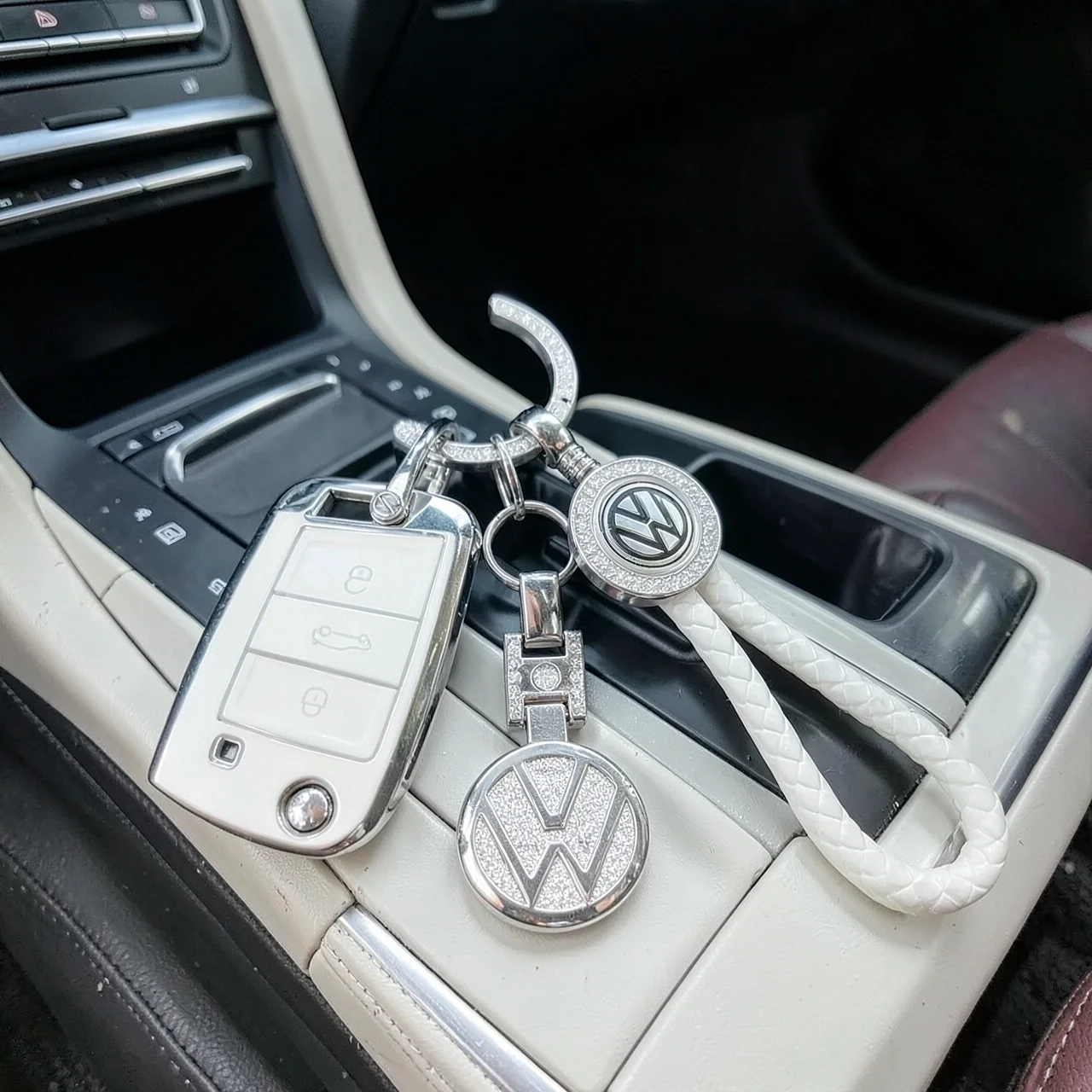 Чехол для ключа Volkswagen Huihuangda TPU белый с бриллиантовым кольцом