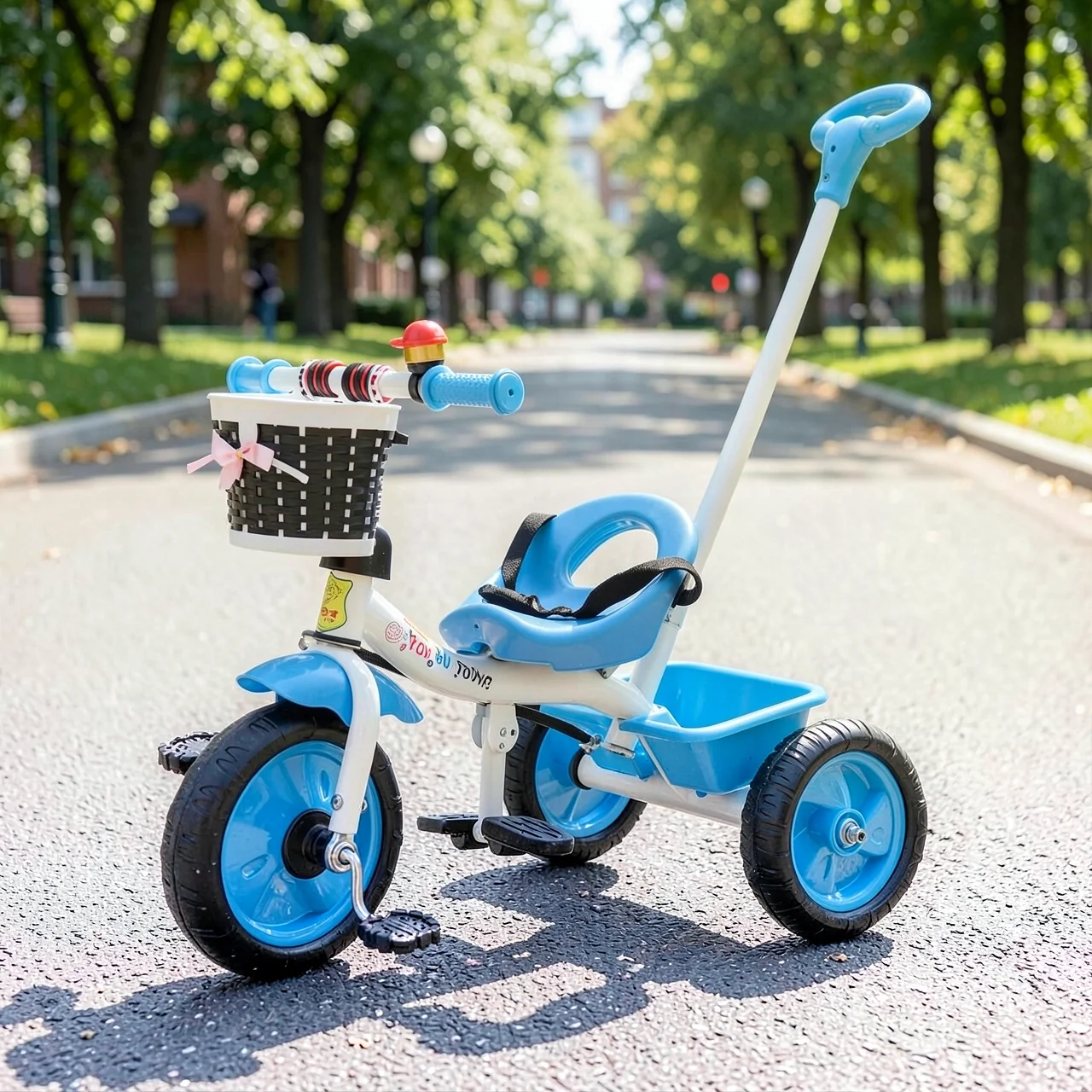 Детский трехколесный велосипед Playful Dot 589