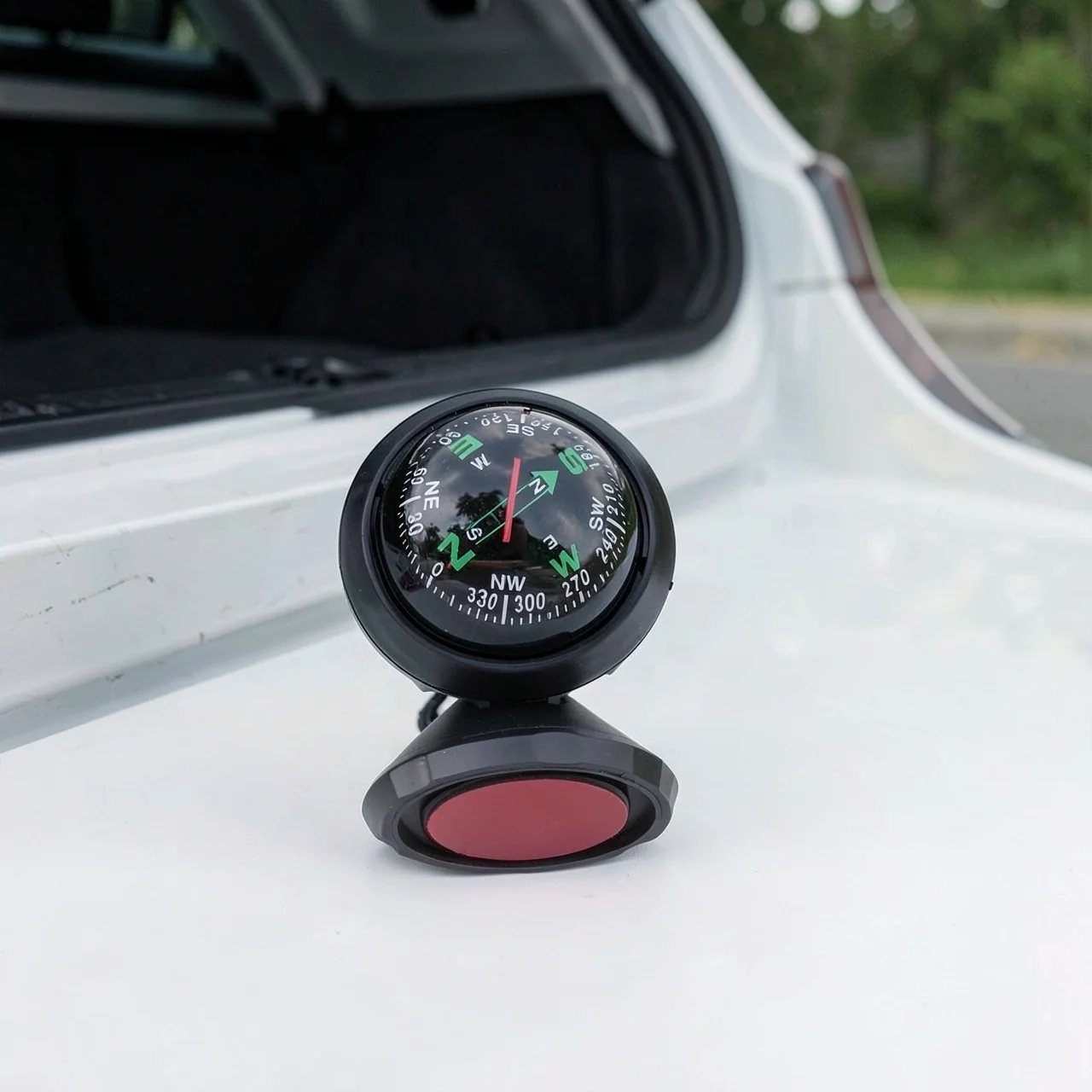 Компас автомобильный черный