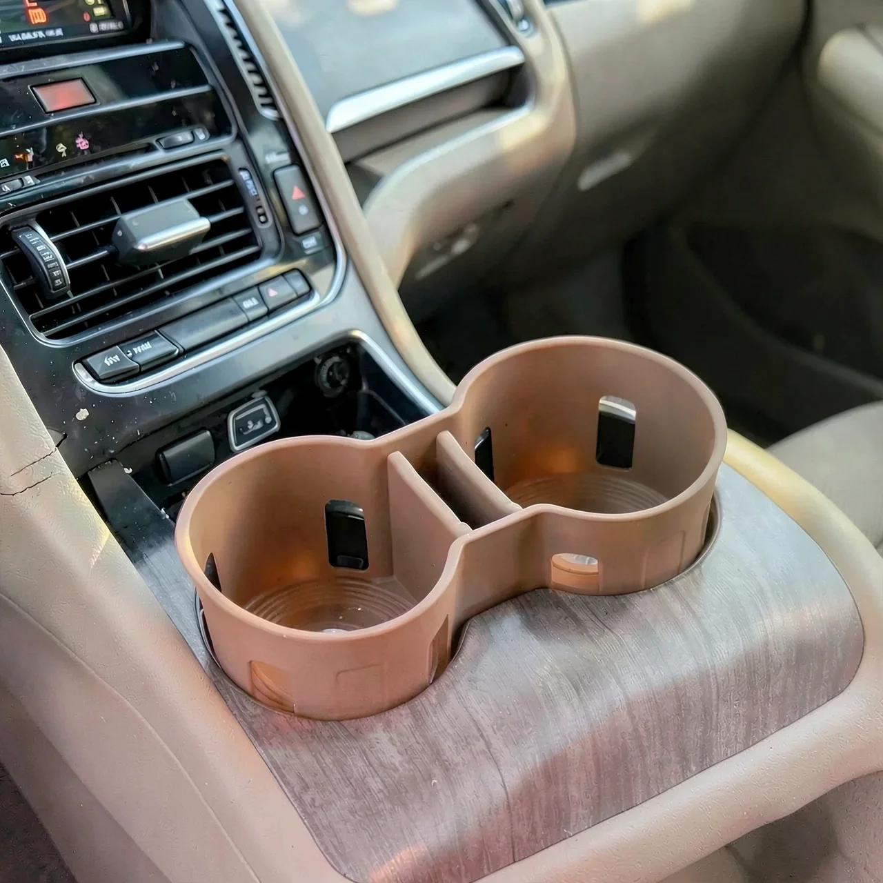 Подстаканник автомобильный двойной силиконовый красно-коричневый