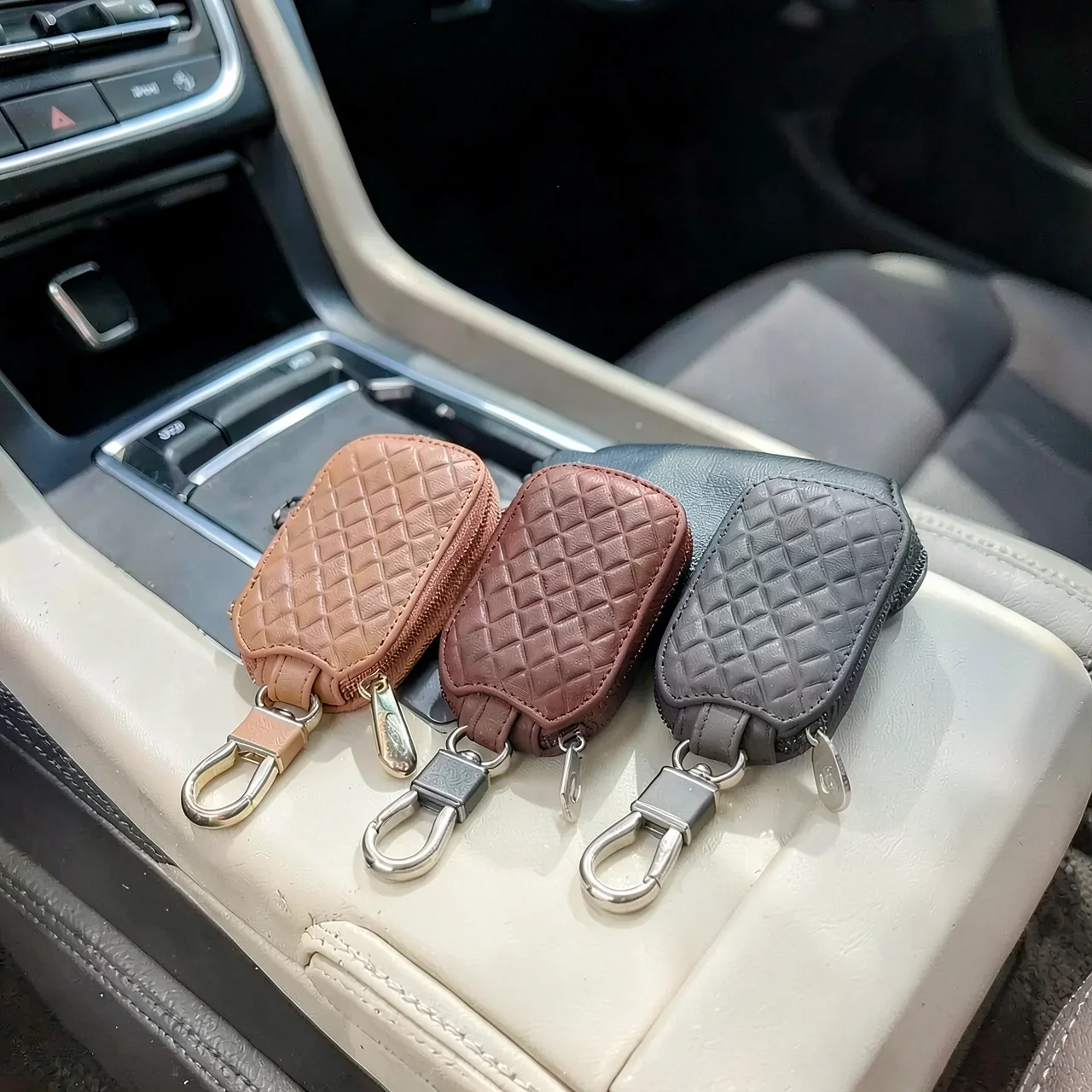 Чехол-ключница кожаная Audi коричневая