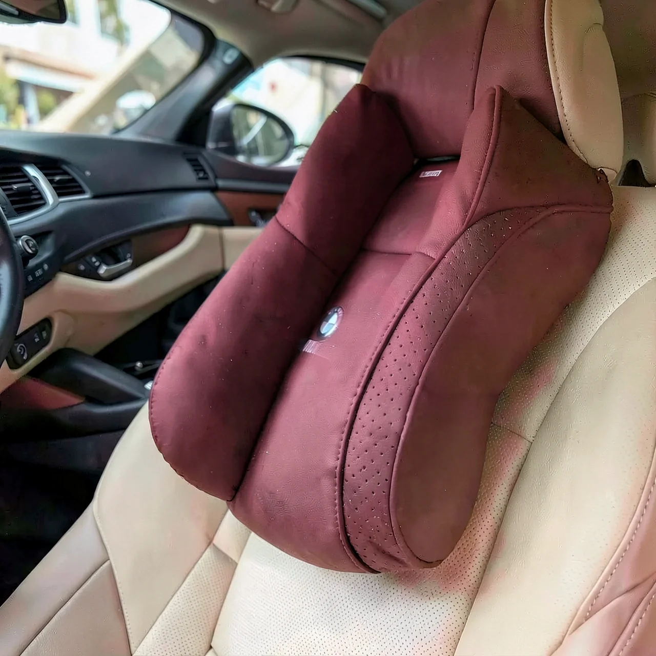 Подушка поясничная BMW бордовая
