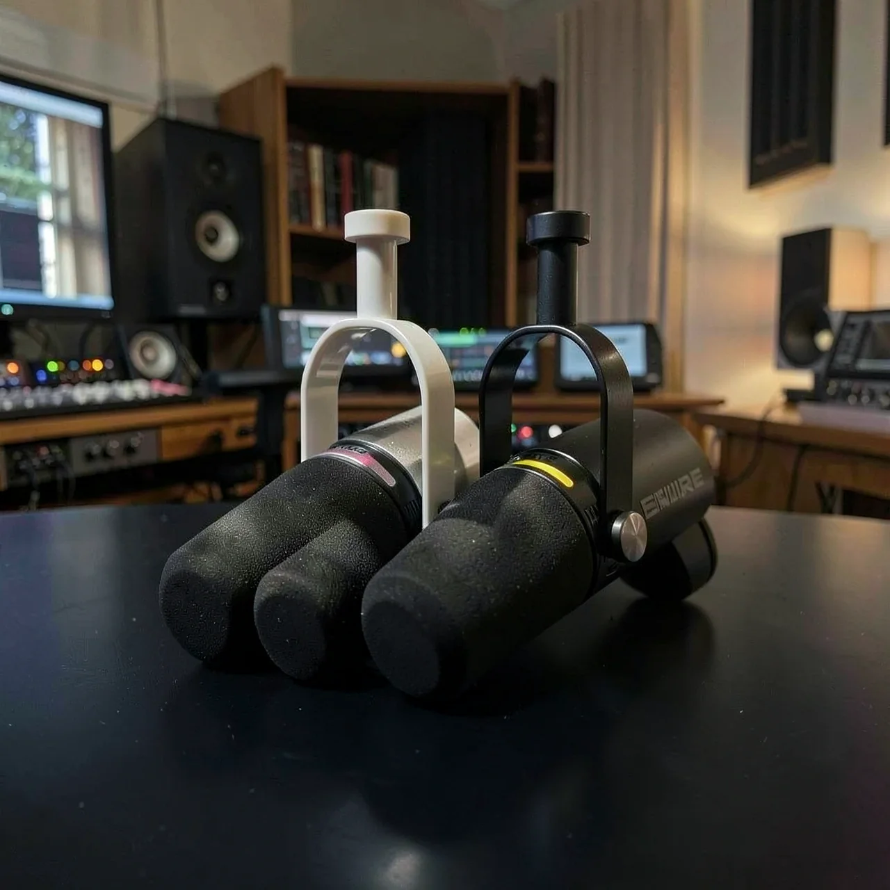 Микрофон Shure MV7+ с наушниками SRH240A