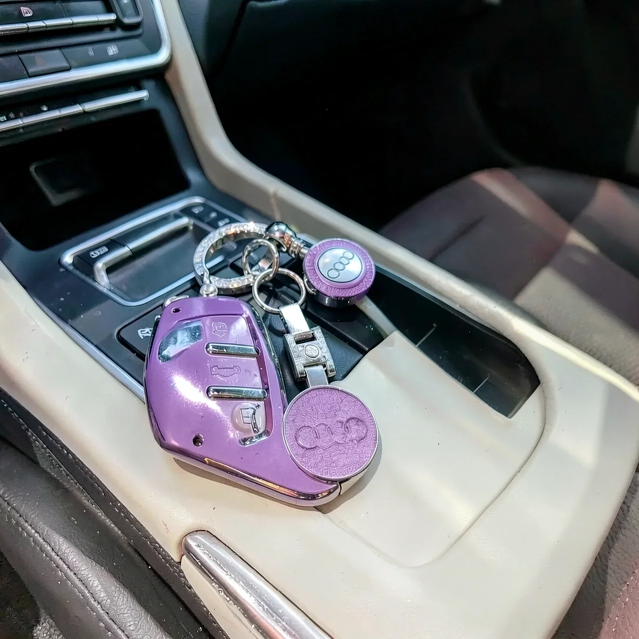 Чехол Audi A фиолетовый