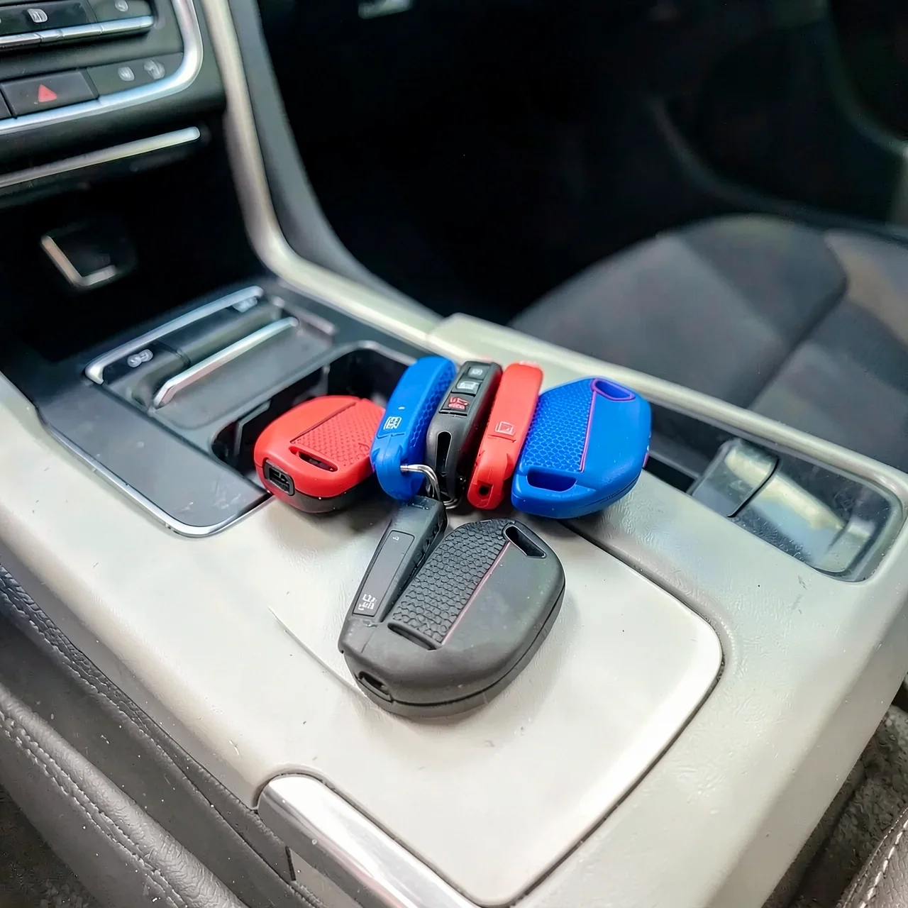 Чехол для ключа Kia красный