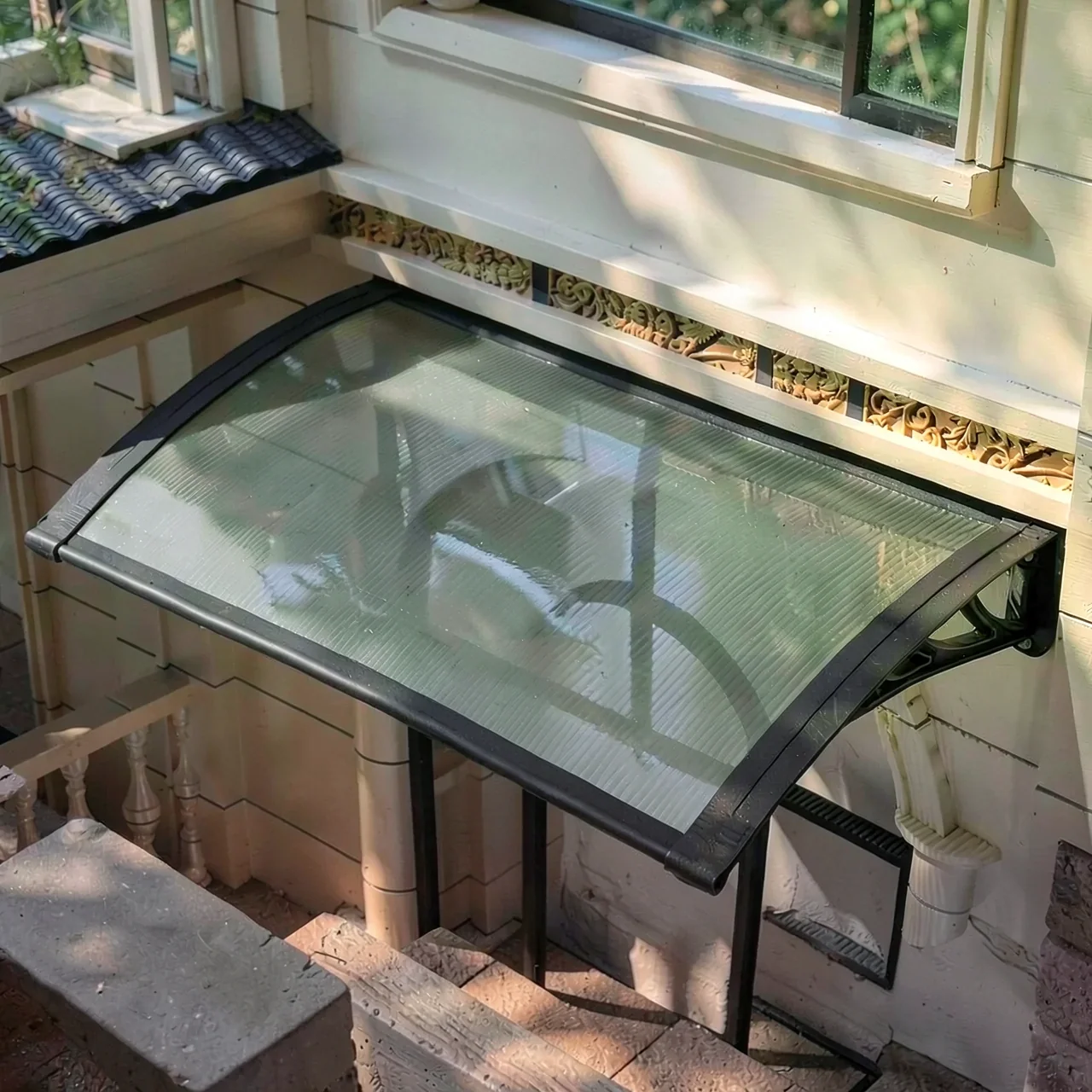Навес поликарбонатный 100x100 см