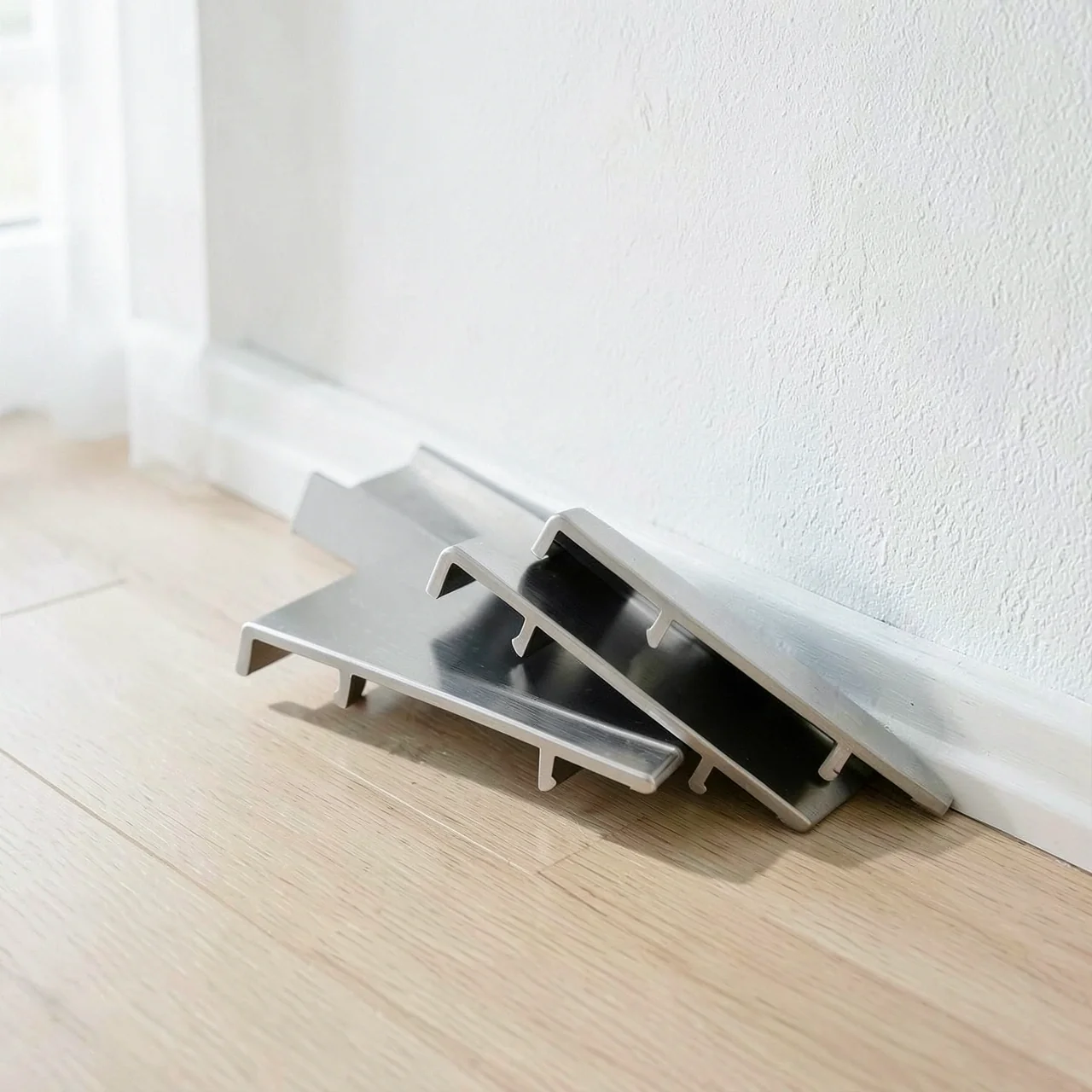 Плинтус нержавеющий натуральный 10 см