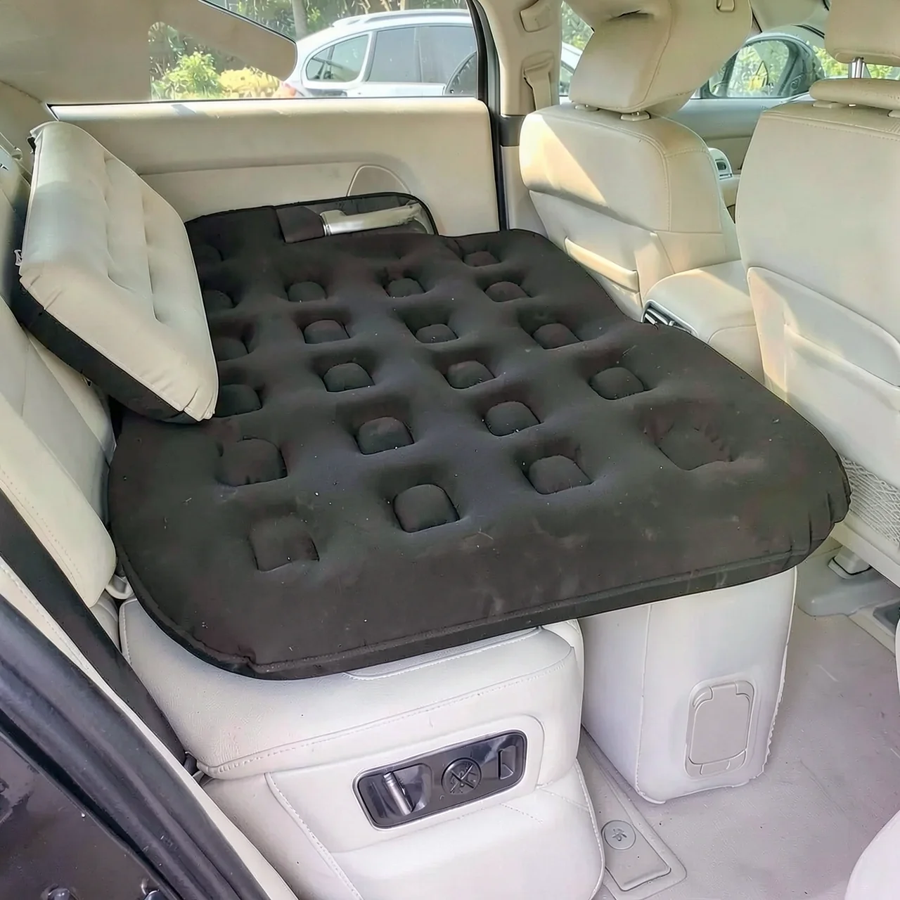 Автоматический надувной матрас Bymaocar BY-1750 бежевый с подголовником и пуфом