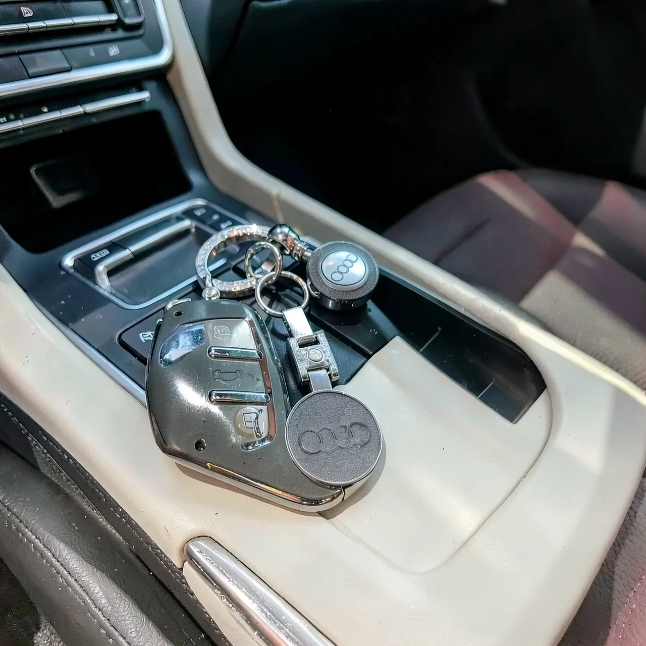 Чехол Audi A черный