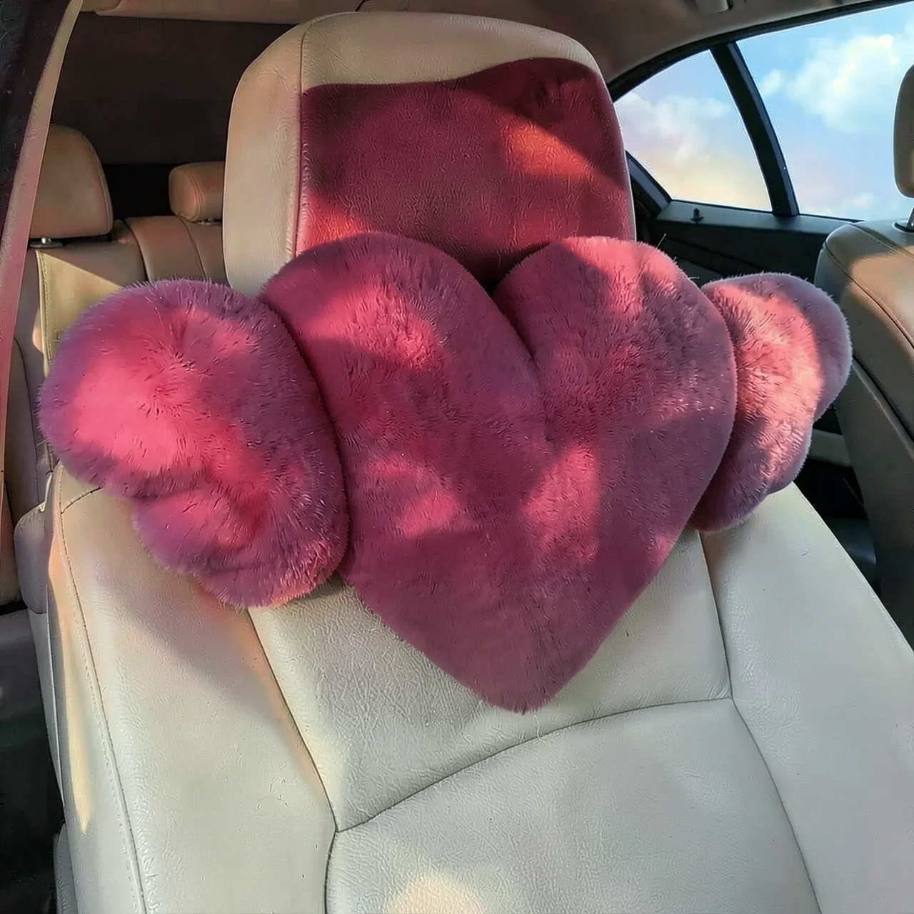 Подушка Love цвета бургунди