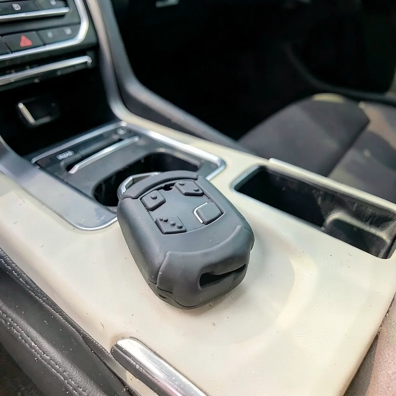 Чехол силиконовый Chevrolet светящийся зеленый