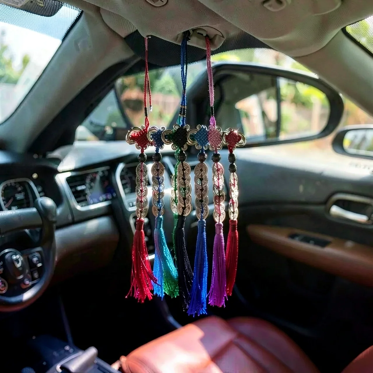 Подвеска автомобильная медная с 6 монетами желтая