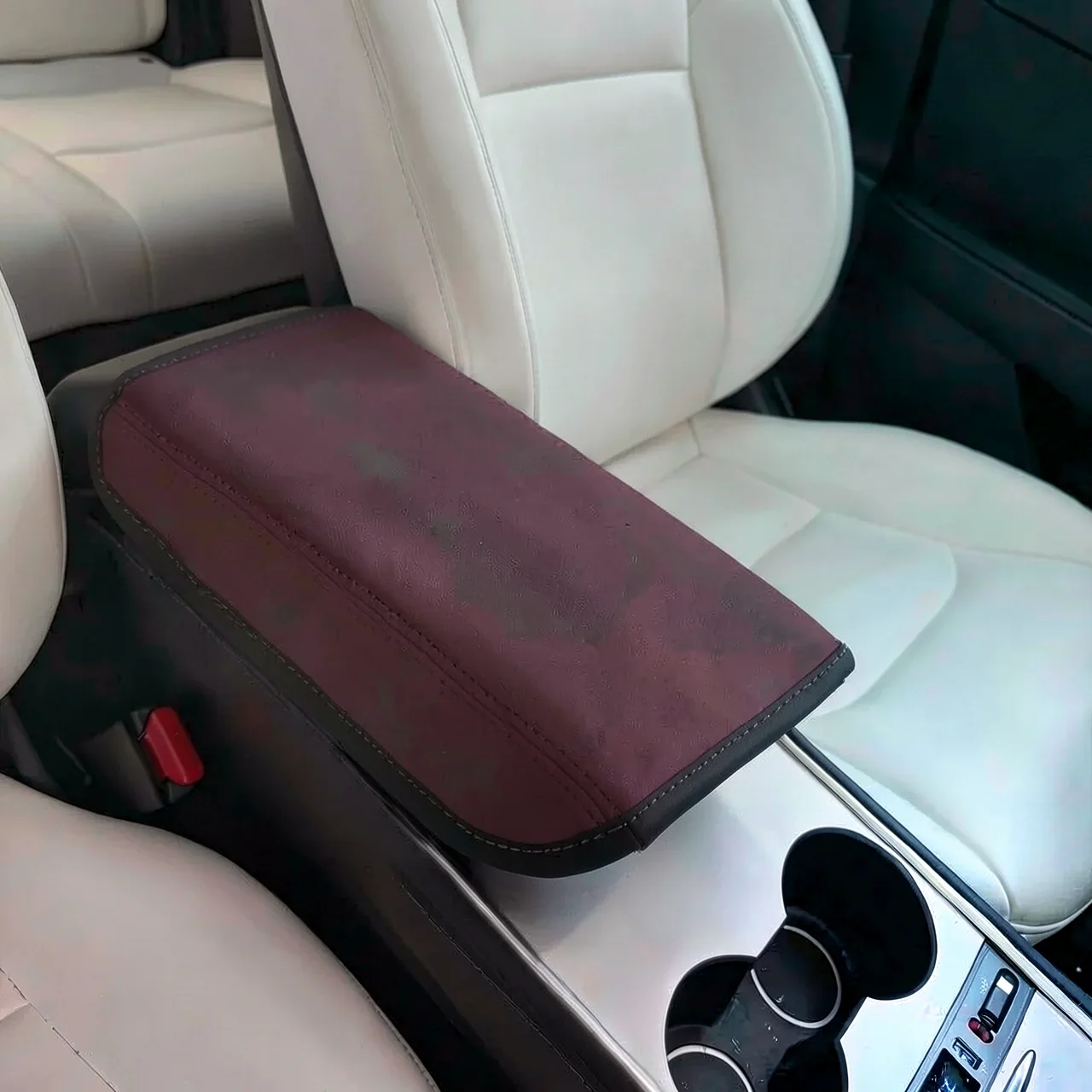 Чехол подлокотник Tesla бордовый штампованный