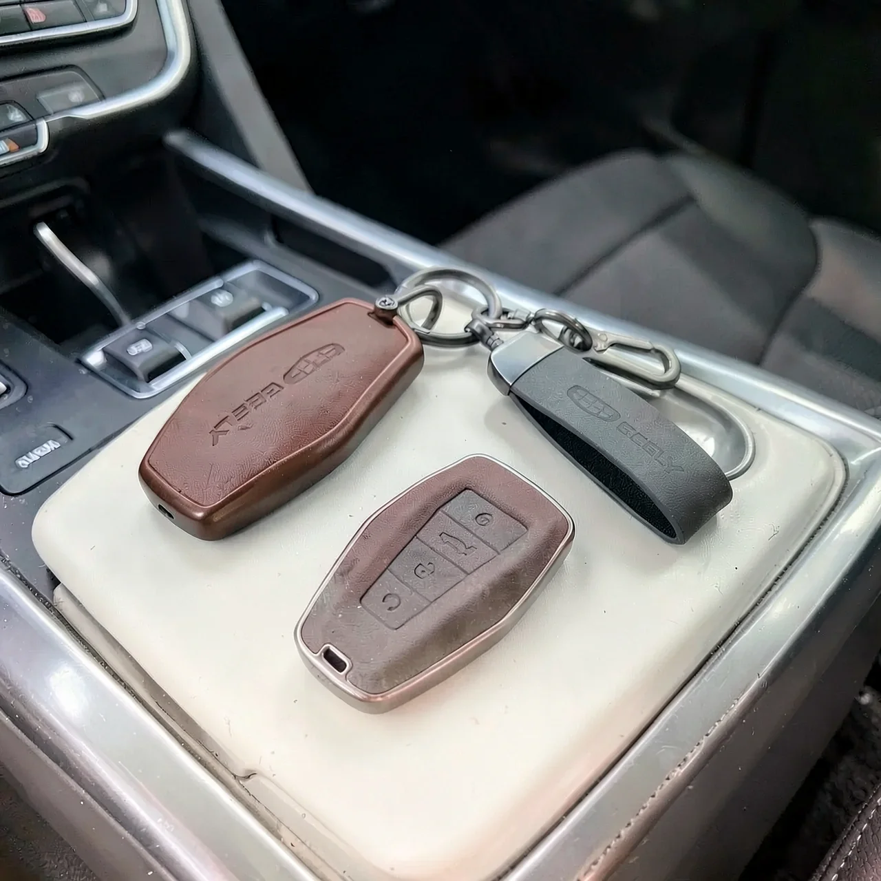 Чехол Geely B коричневый