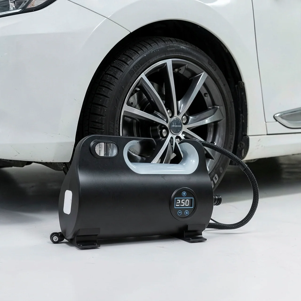 Компрессор Leiben Inflator T цифровой с удлинителем и ремкомплектом