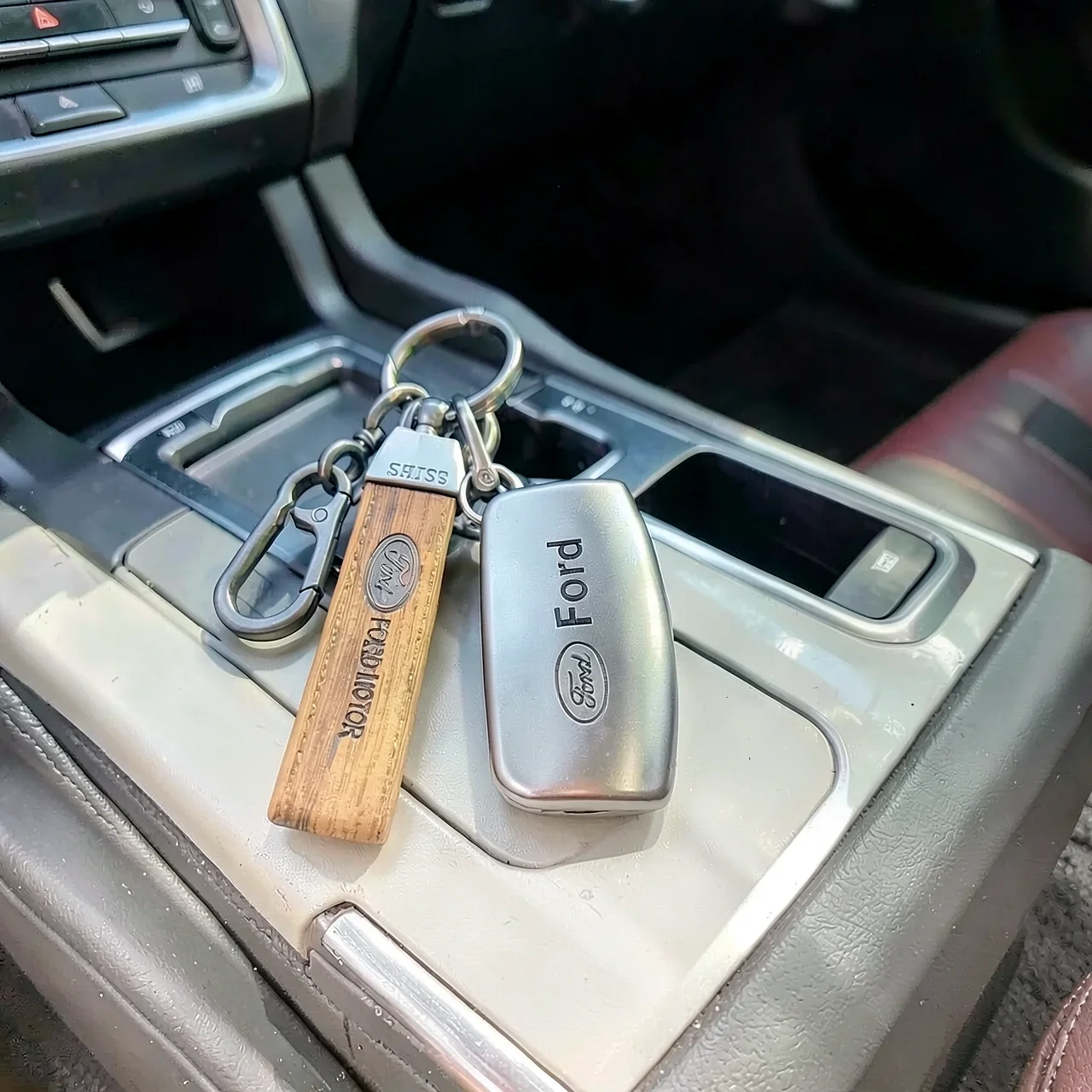 Чехол для ключа Ford с круглой пряжкой