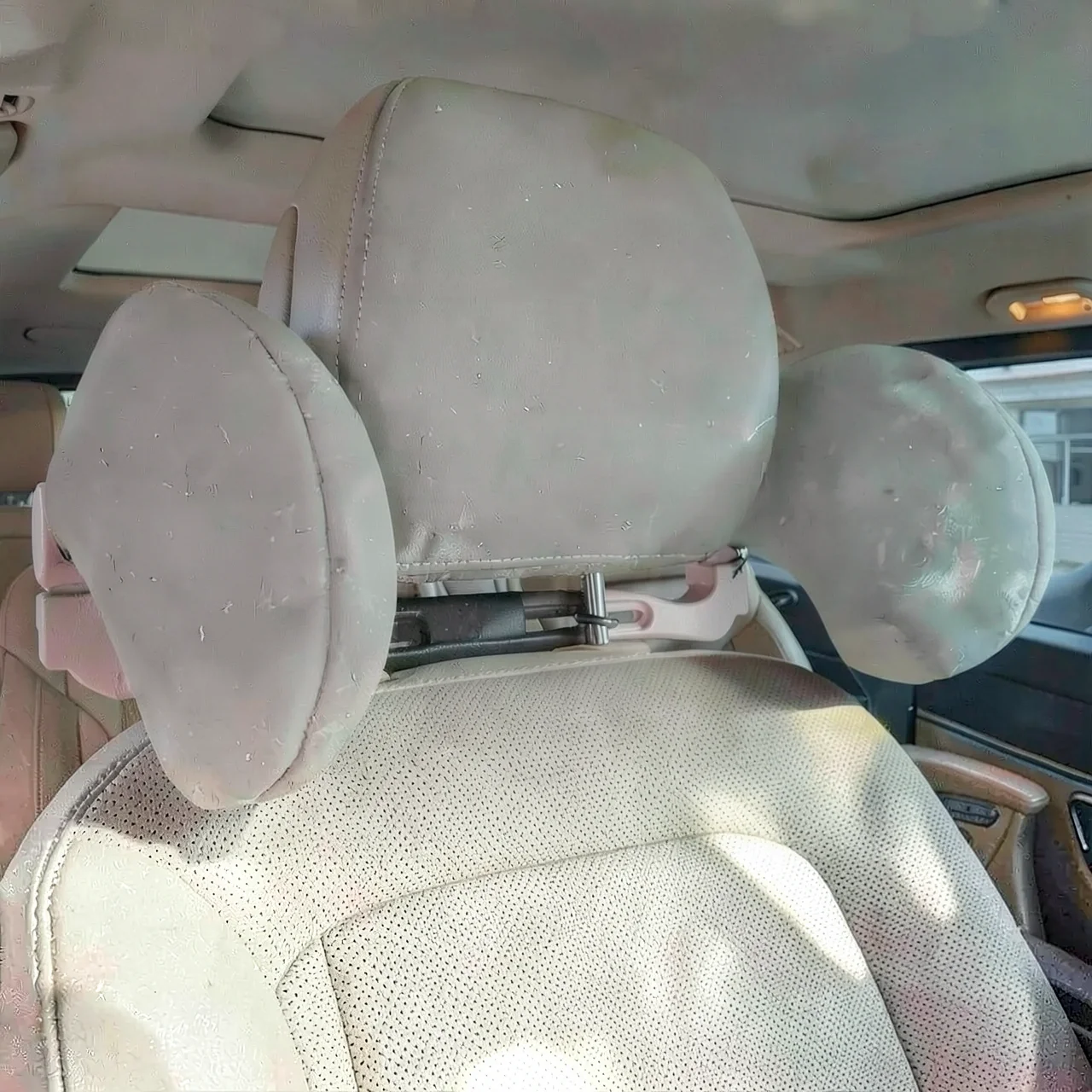Автомобильный подголовник Carfu серая кожа