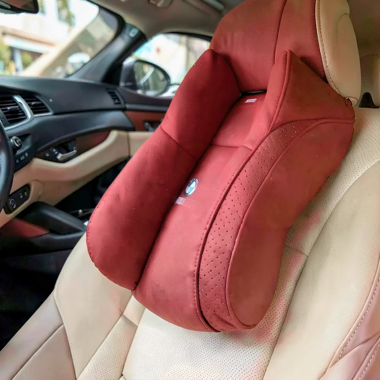 Подушка поясничная BMW красная