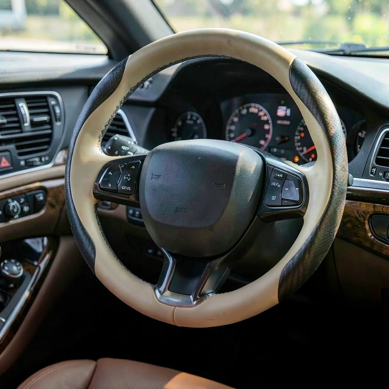 Чехол на руль Haval H6 белый синее тиснение