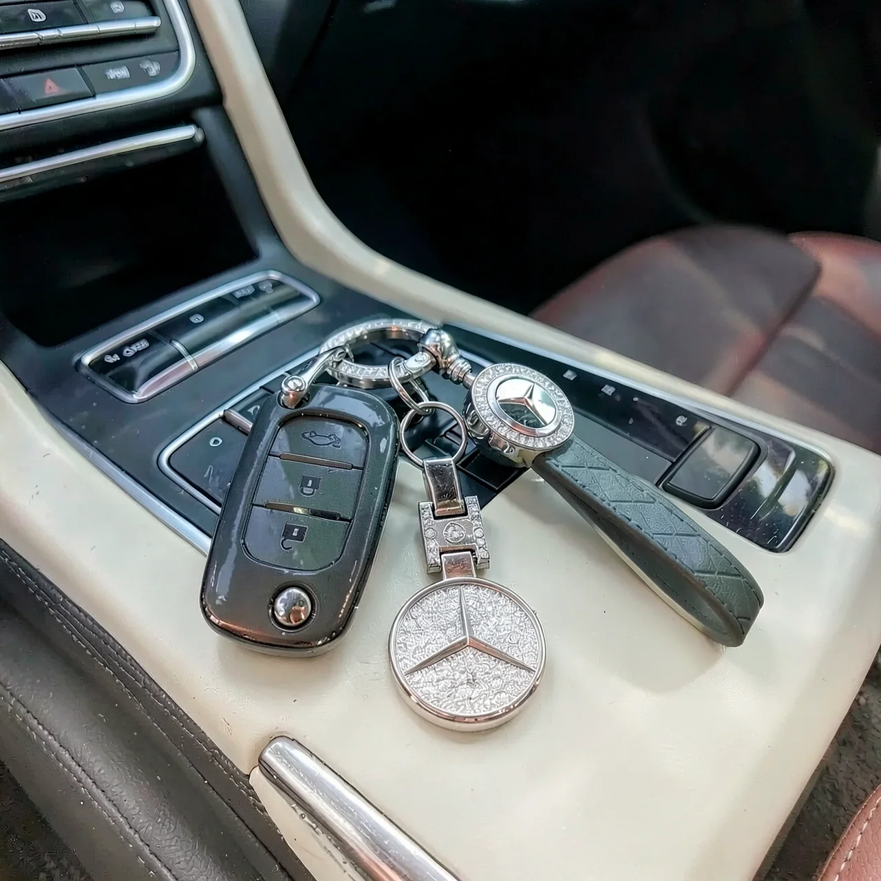 Чехол для ключа Mercedes черный с镶钻圆环