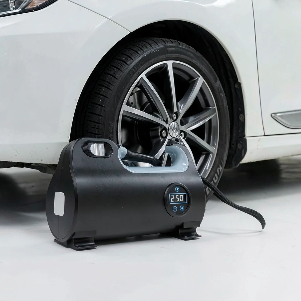 Компрессор Leiben Inflator T цифровой универсальный