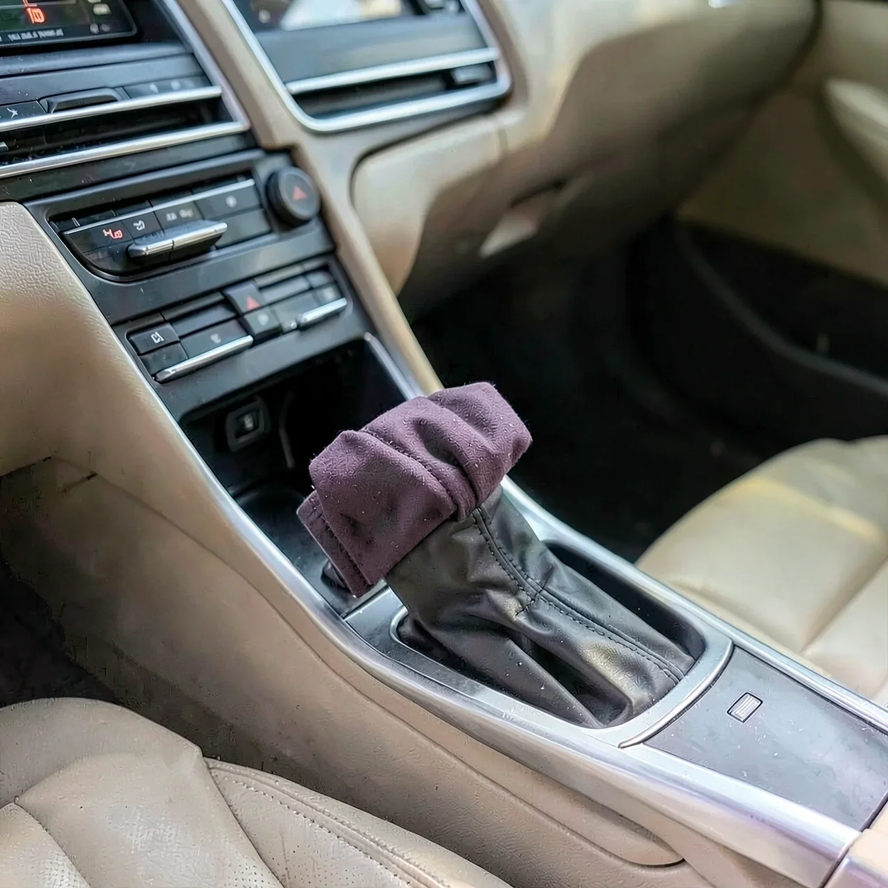 Чехол на ручку автомобиля розовый