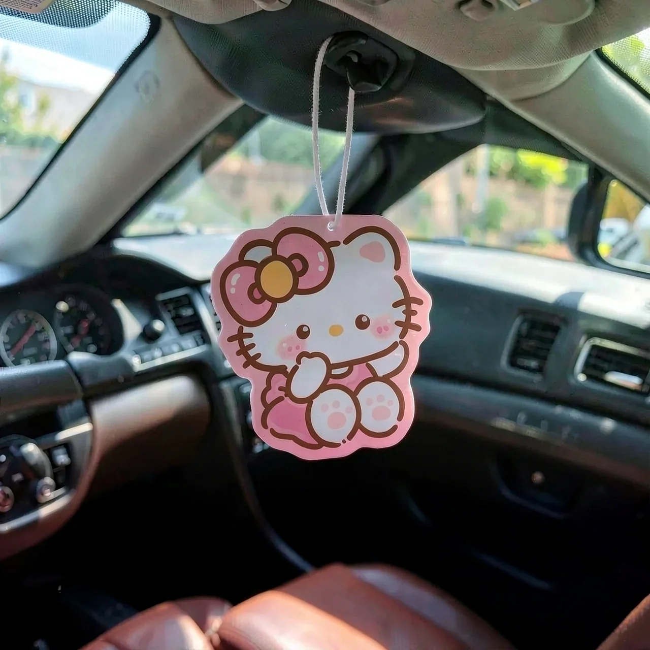 Ароматизатор Hello Kitty сидящая с фрезией