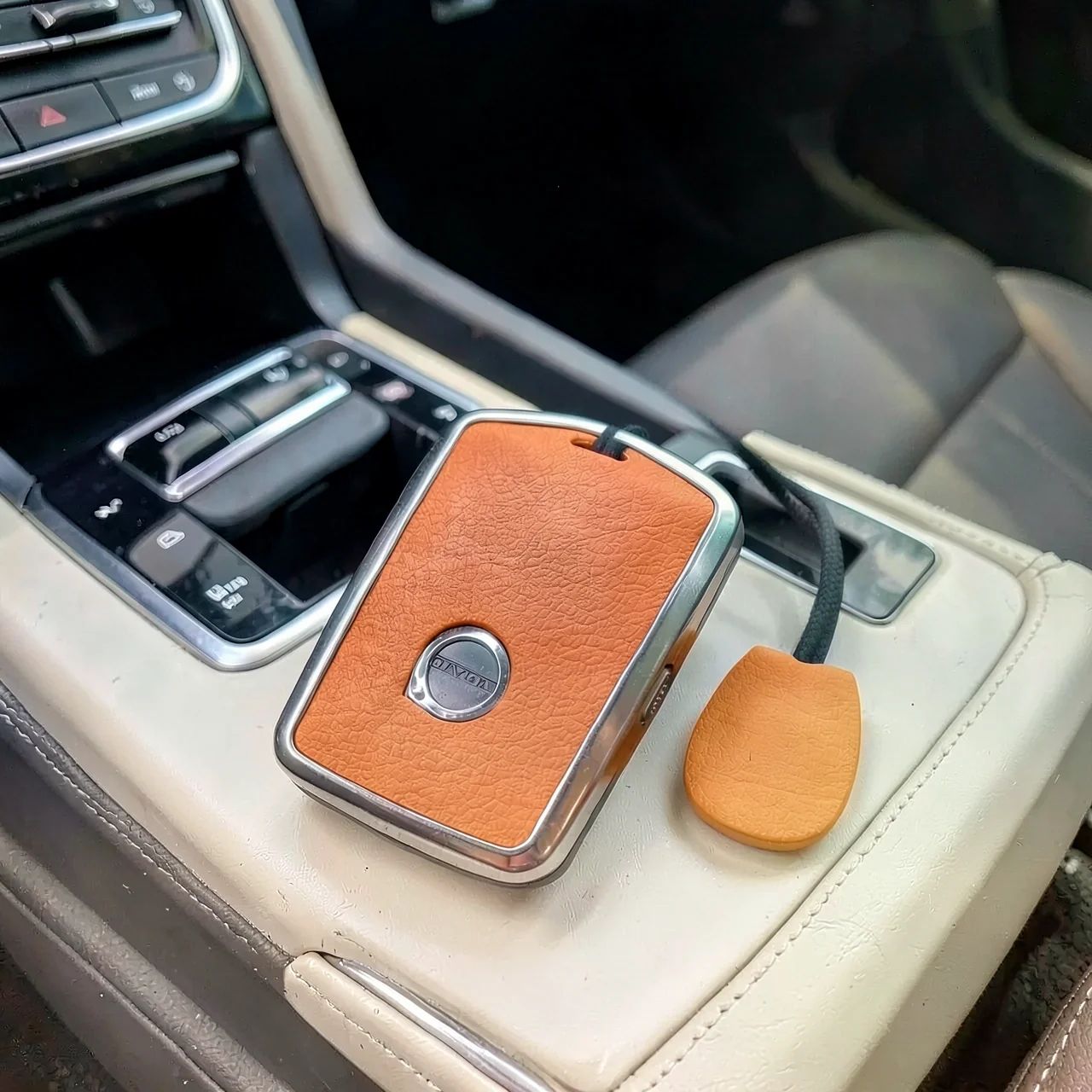 Чехол для ключа Volvo оранжевый без логотипа