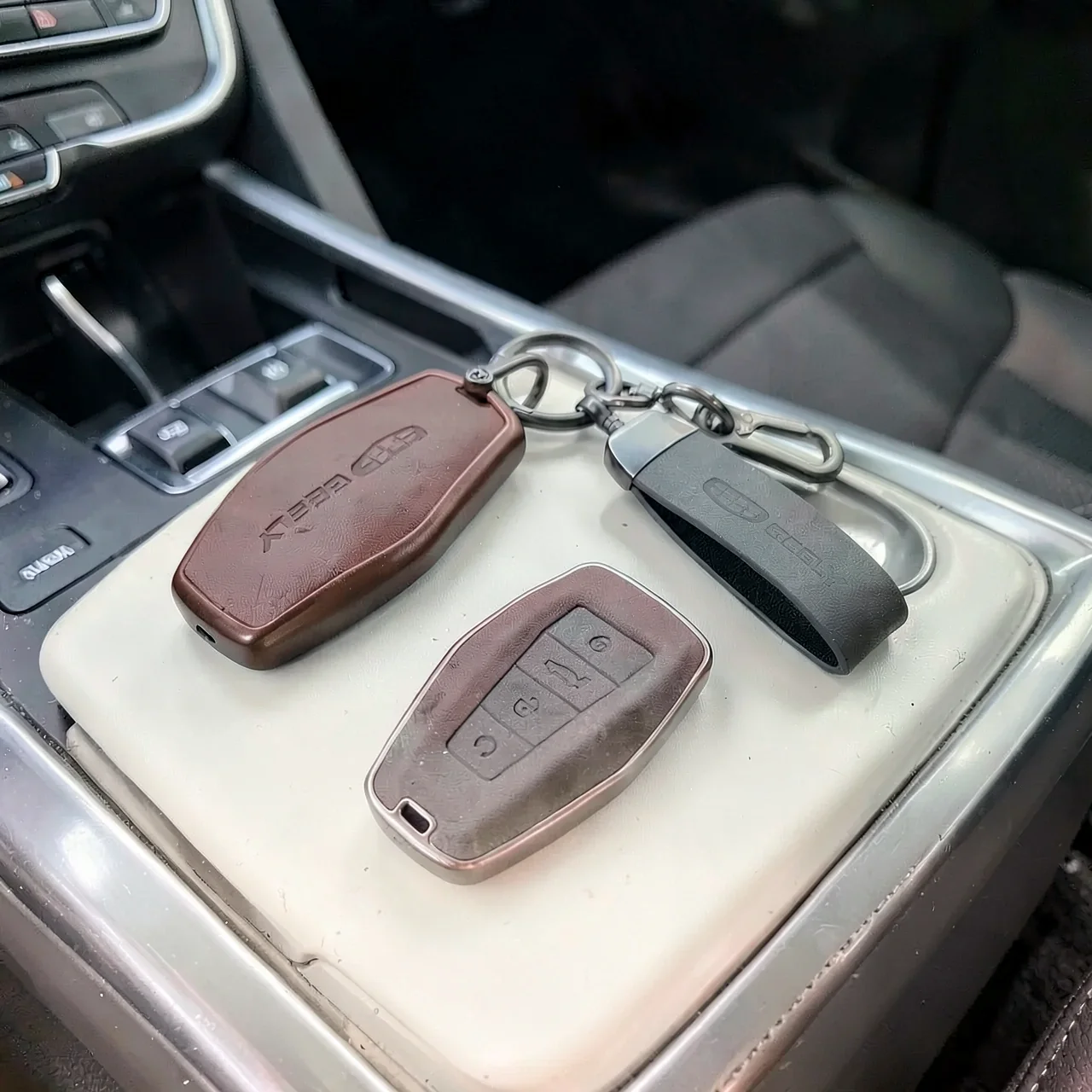 Чехол Geely C коричневый