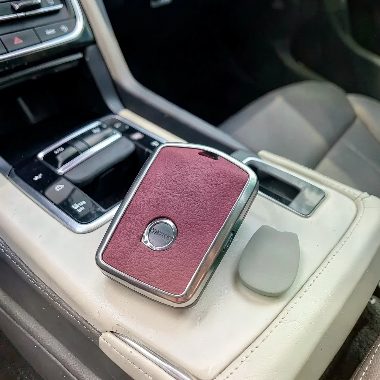 Чехол для ключа Volvo бордовый