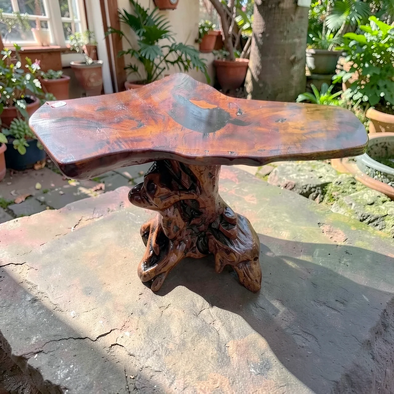 Журнальный столик красно-оранжевый